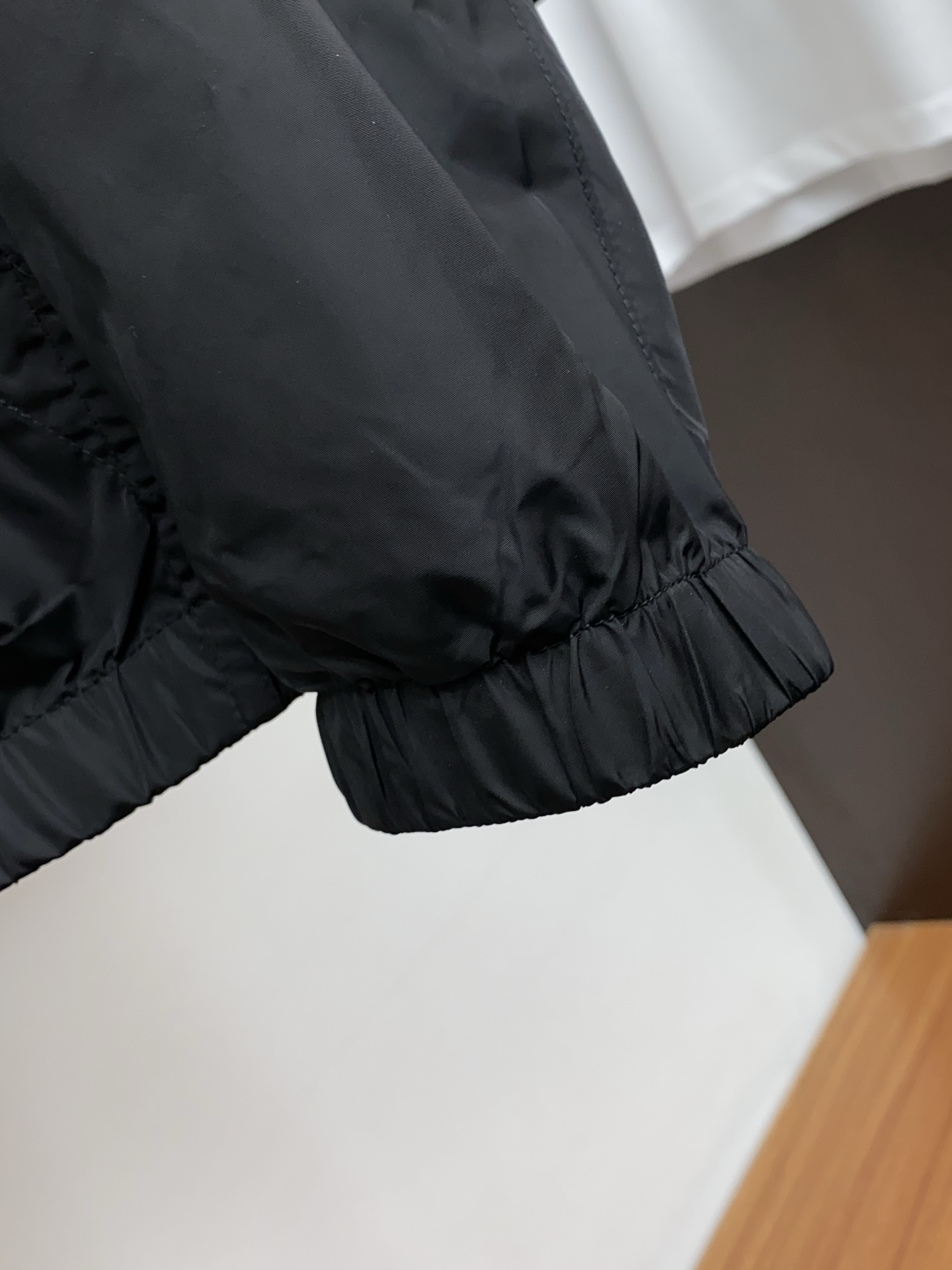 Louis Vuitton 2025 FW Men’s Hooded Jackets: Fashionable, Versatile, and Timeless Styles - 图片 4