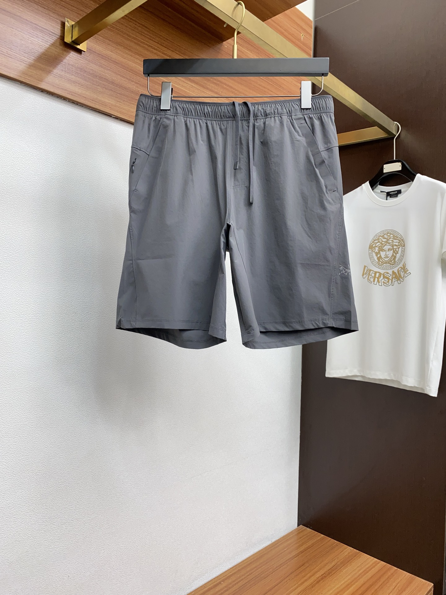 Title: “P554 Original Bird 2025 Summer New Edition Leisure Shorts” Summary: High-end, custom-made leisure shorts in imported dry-wire fabrics for a comfortable and stylish summer look. - 图片 1