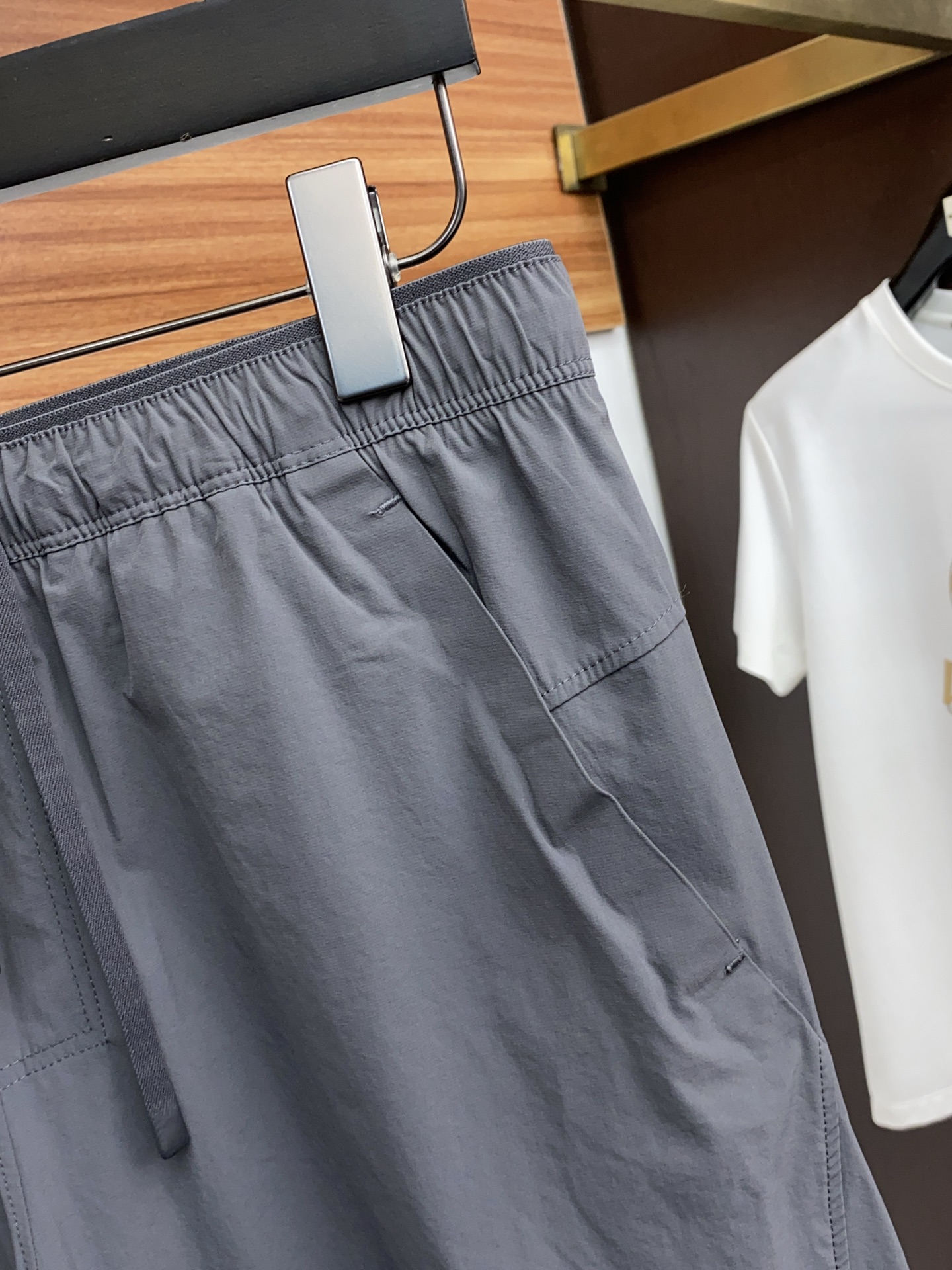 Title: “P554 Original Bird 2025 Summer New Edition Leisure Shorts” Summary: High-end, custom-made leisure shorts in imported dry-wire fabrics for a comfortable and stylish summer look. - 图片 3