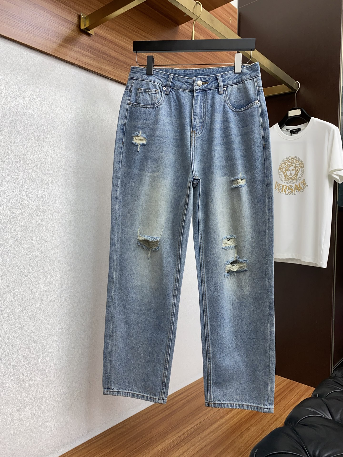 Men’s High-Quality Water-Washed Jeans: Unique, Durable, and Stylish - 图片 2