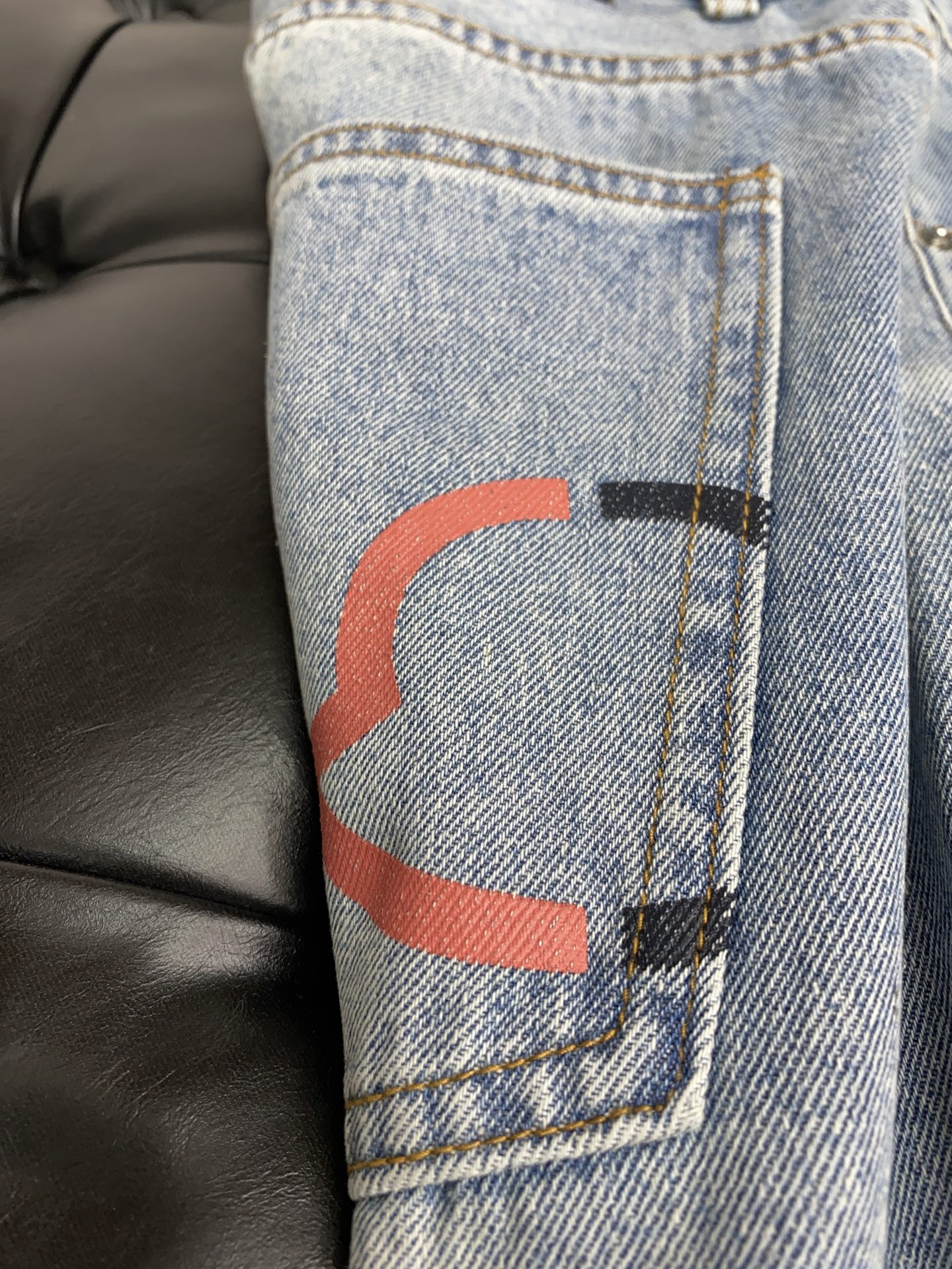 Men’s High-Quality Water-Washed Jeans: Unique, Durable, and Stylish - 图片 5