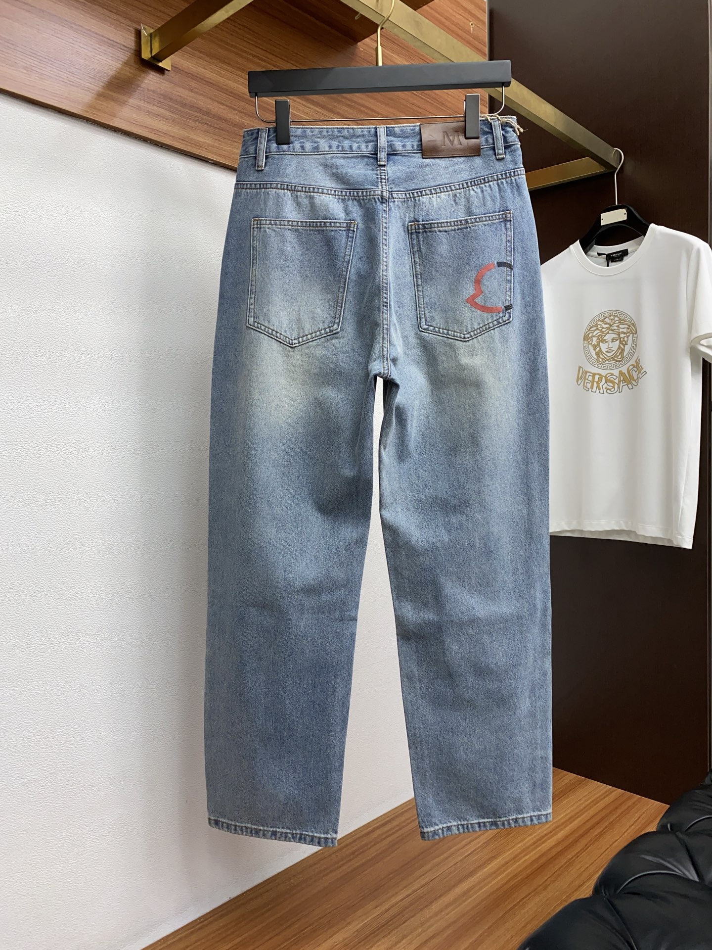 Men’s High-Quality Water-Washed Jeans: Unique, Durable, and Stylish - 图片 8