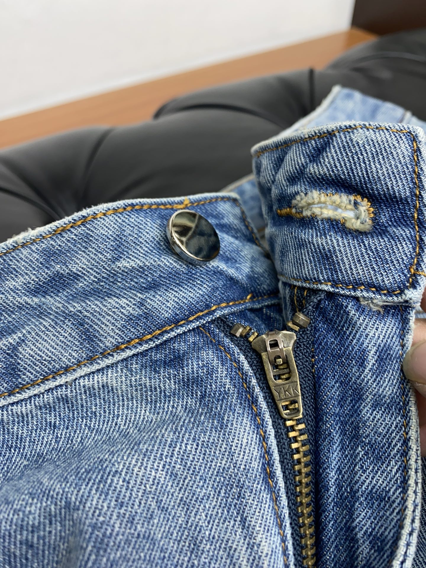 Men’s High-Quality Water-Washed Jeans: Unique, Durable, and Stylish - 图片 4