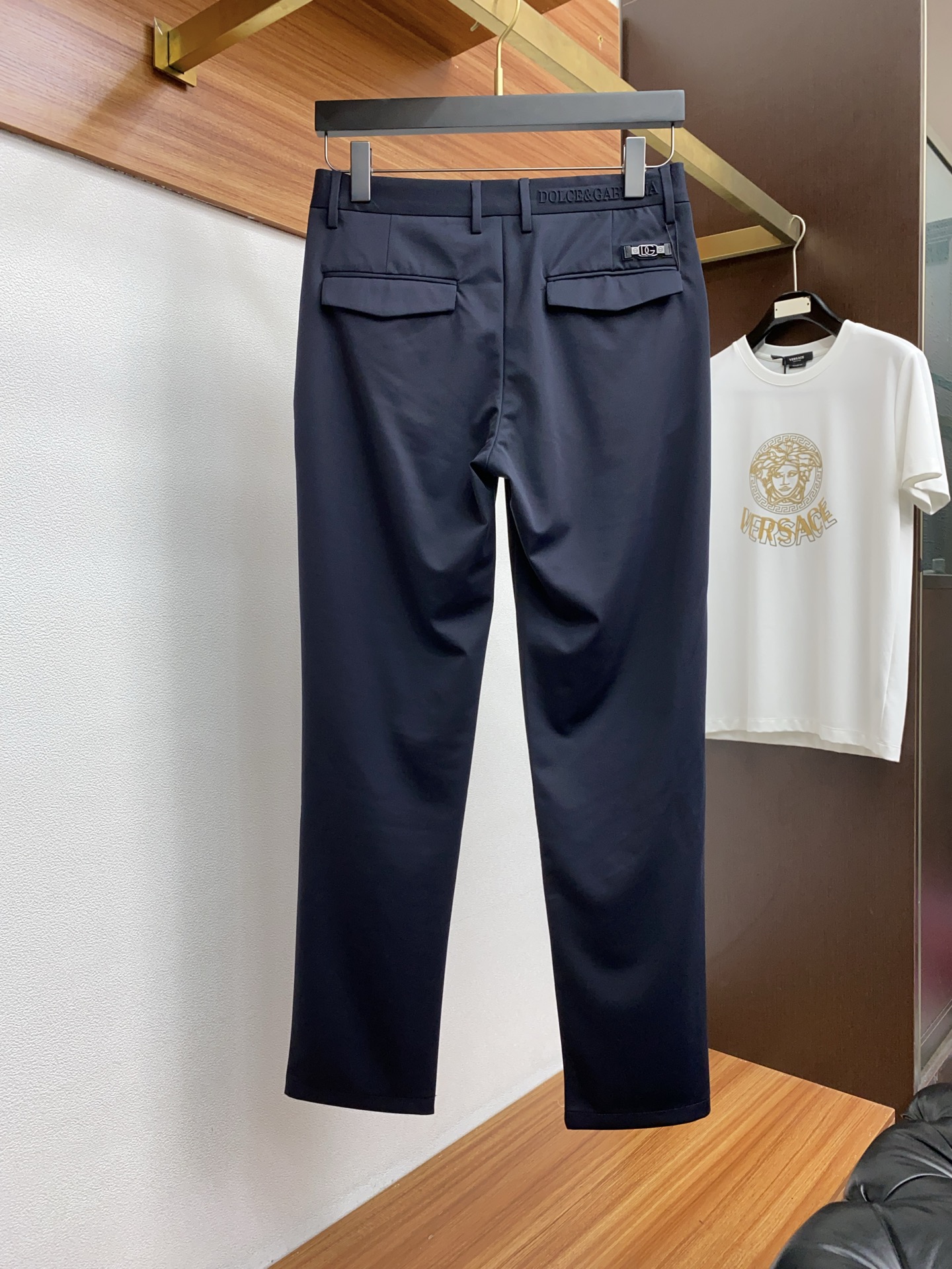  DG 2025春夏新款 男士休闲西装裤商务直筒裤型，腰头弹力三节围（32码脚口18CM）
面料：高弹力