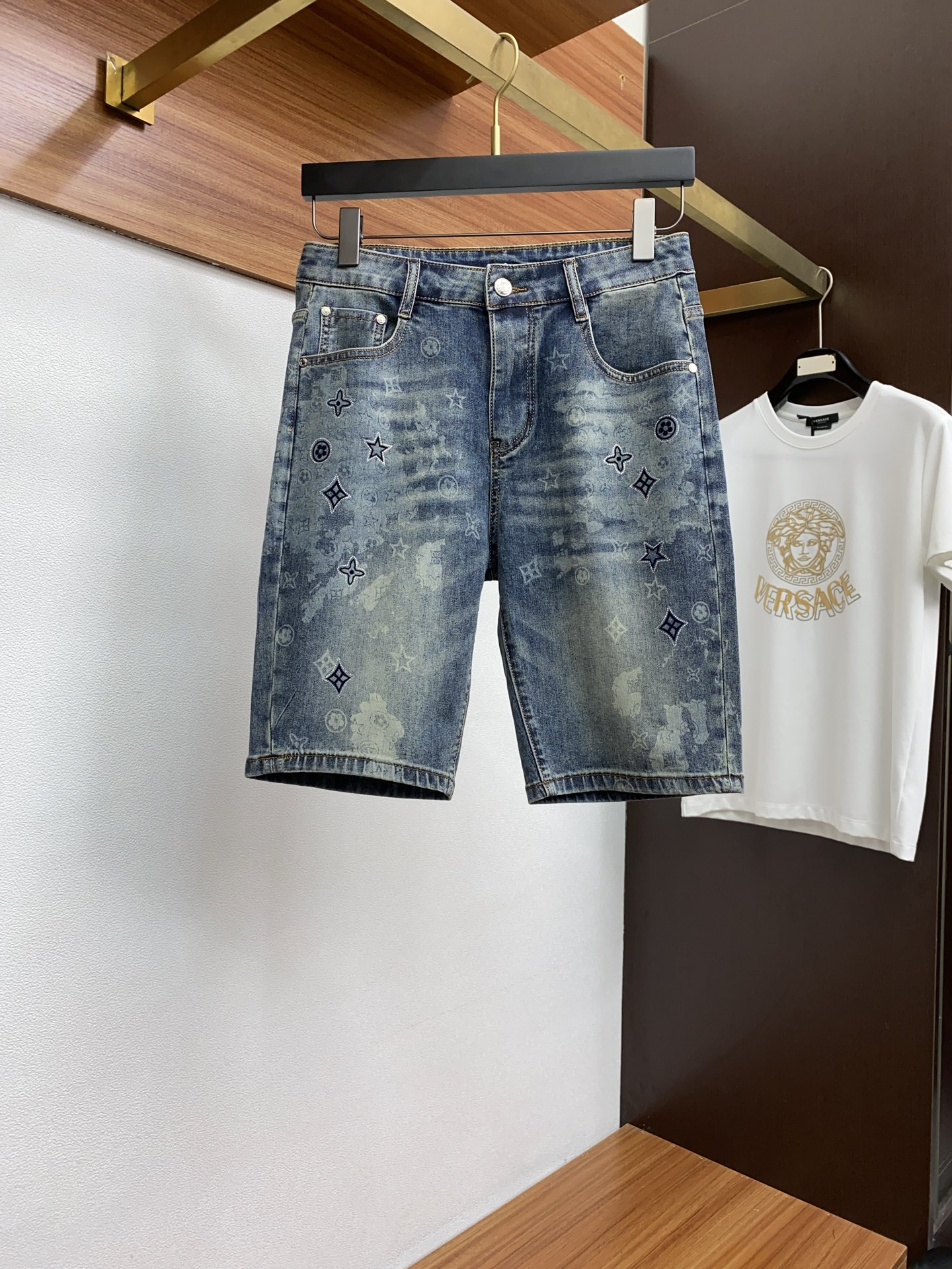 Louis Vuitton 2025SS Man-Washed Jeans: Pure Blood Denim, Gbox 7000+ - 图片 1