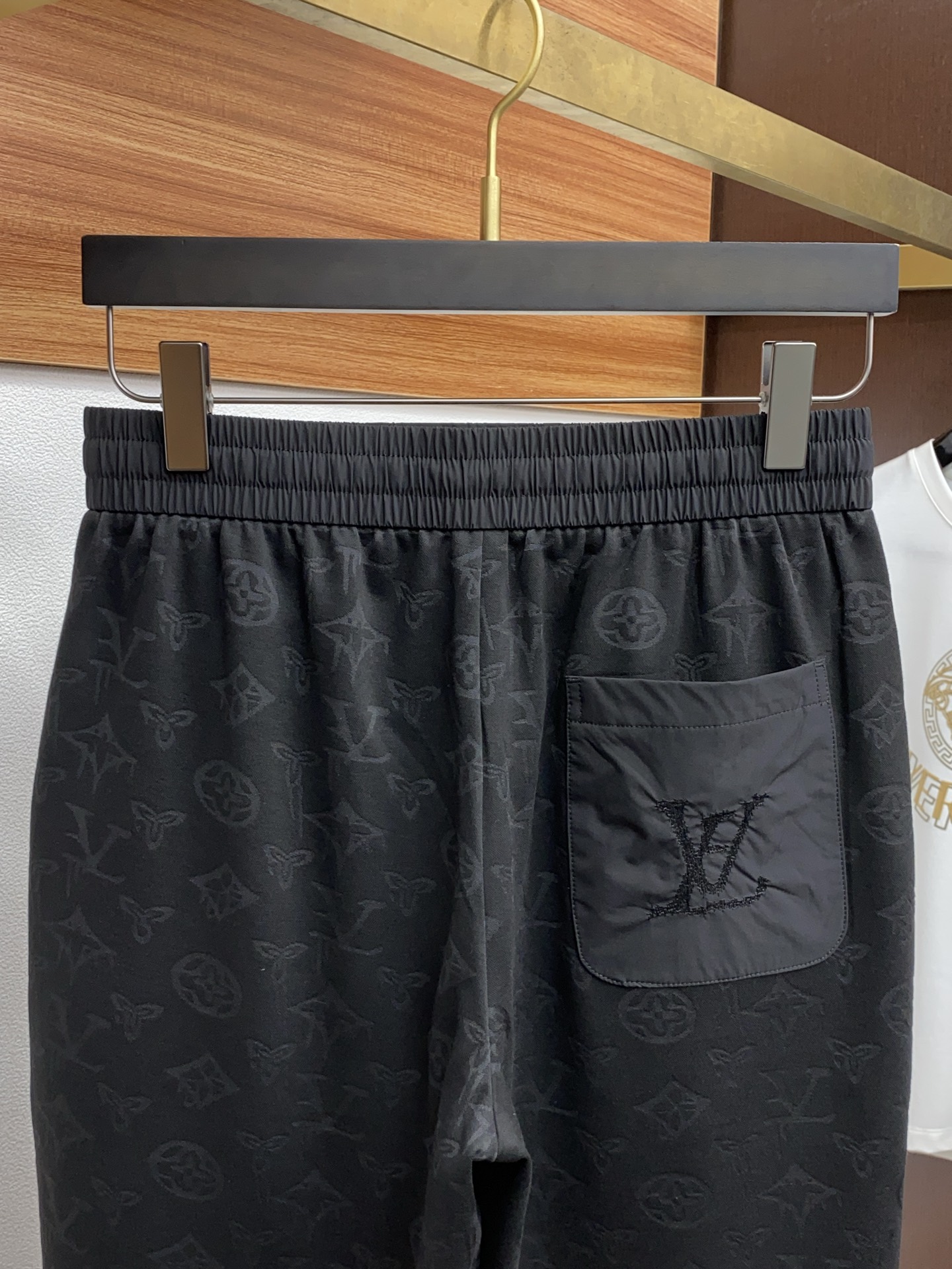 Louis Vuitton Spring 2025 Summer New Edition Leisure Shorts: Custom-Ordered Comfort and Style - 图片 9