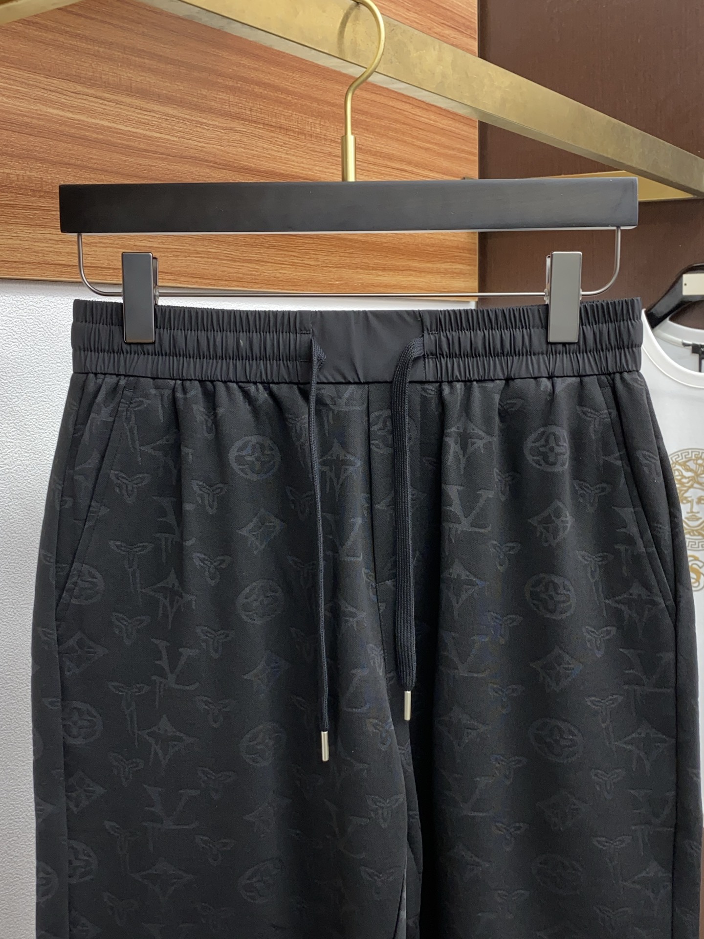Louis Vuitton Spring 2025 Summer New Edition Leisure Shorts: Custom-Ordered Comfort and Style - 图片 2
