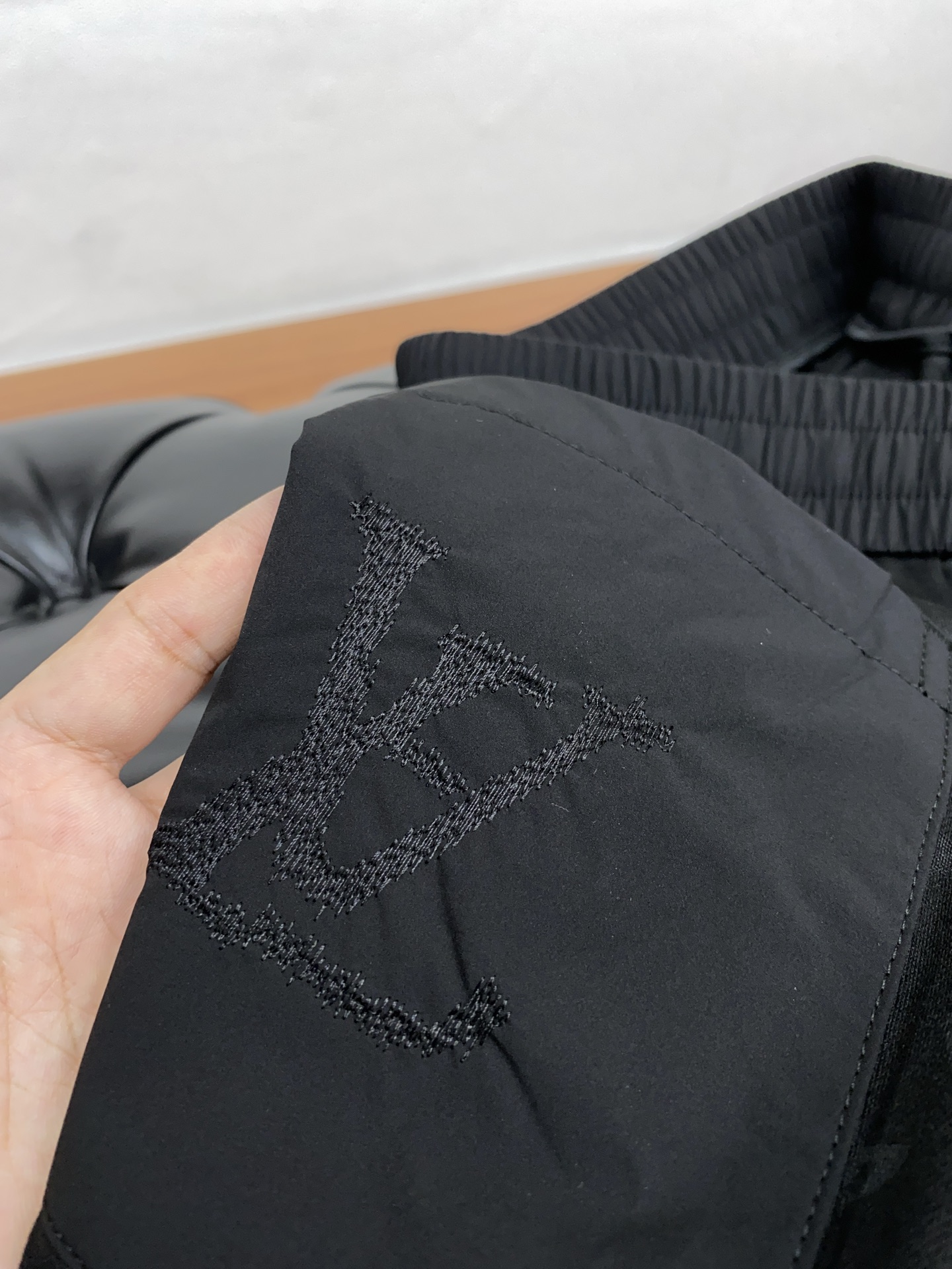 Louis Vuitton Spring 2025 Summer New Edition Leisure Shorts: Custom-Ordered Comfort and Style - 图片 6