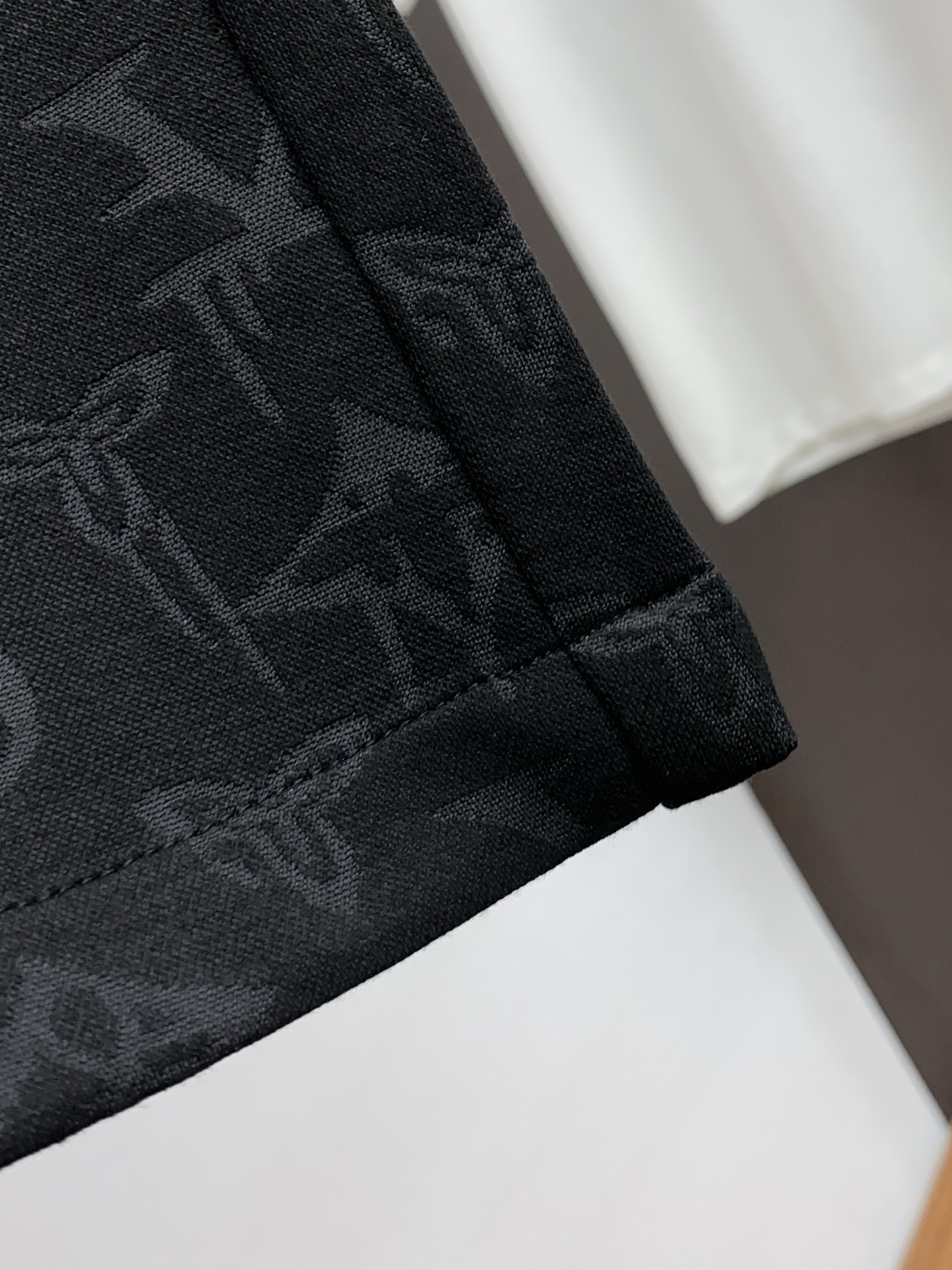 Louis Vuitton Spring 2025 Summer New Edition Leisure Shorts: Custom-Ordered Comfort and Style - 图片 4