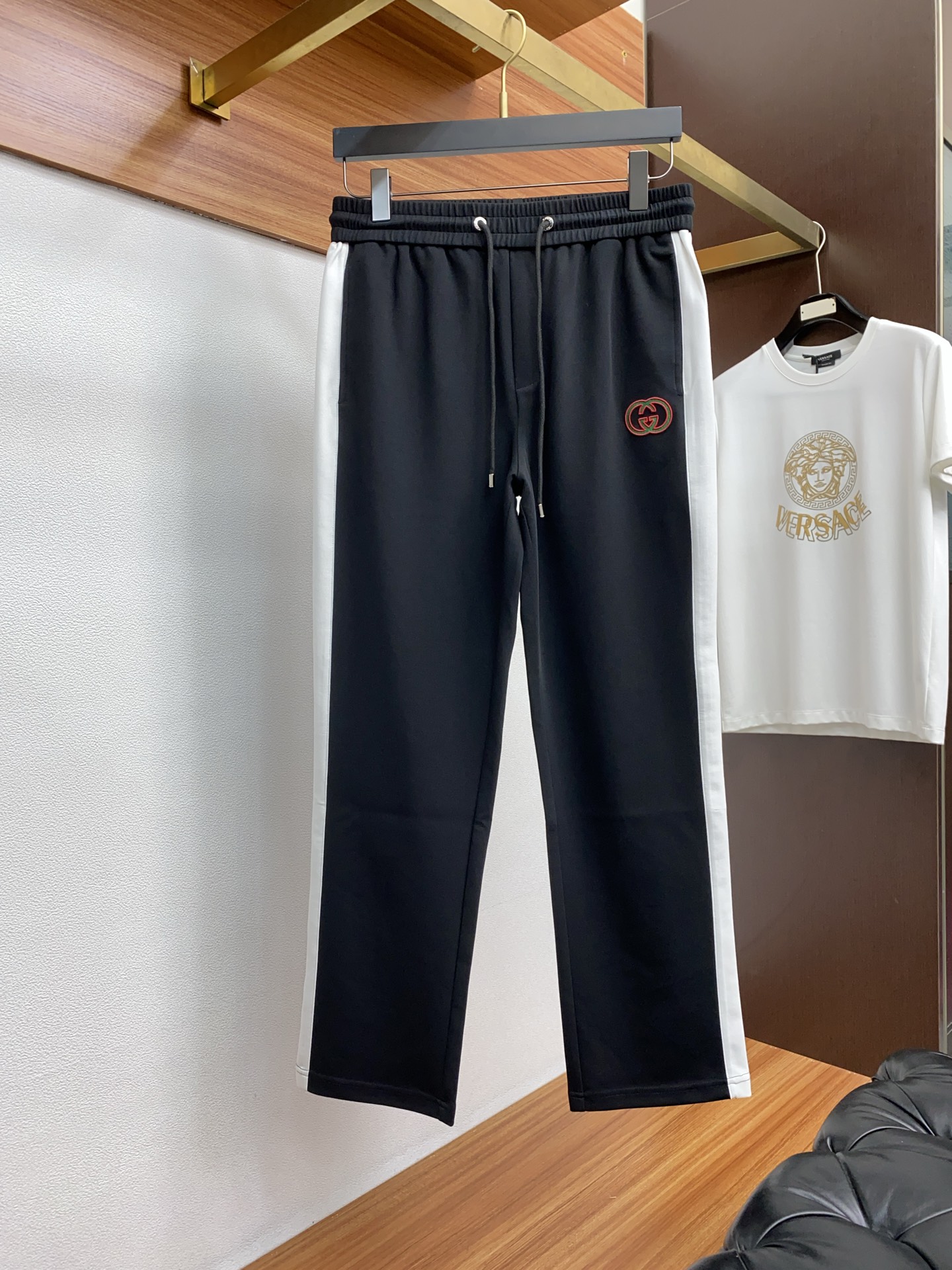  古奇 25SS春夏新款空气层棉质宽织带抽绳休闲裤，男士经典标识刺绣时尚运动直筒休闲长裤！贸易公司渠道稀
