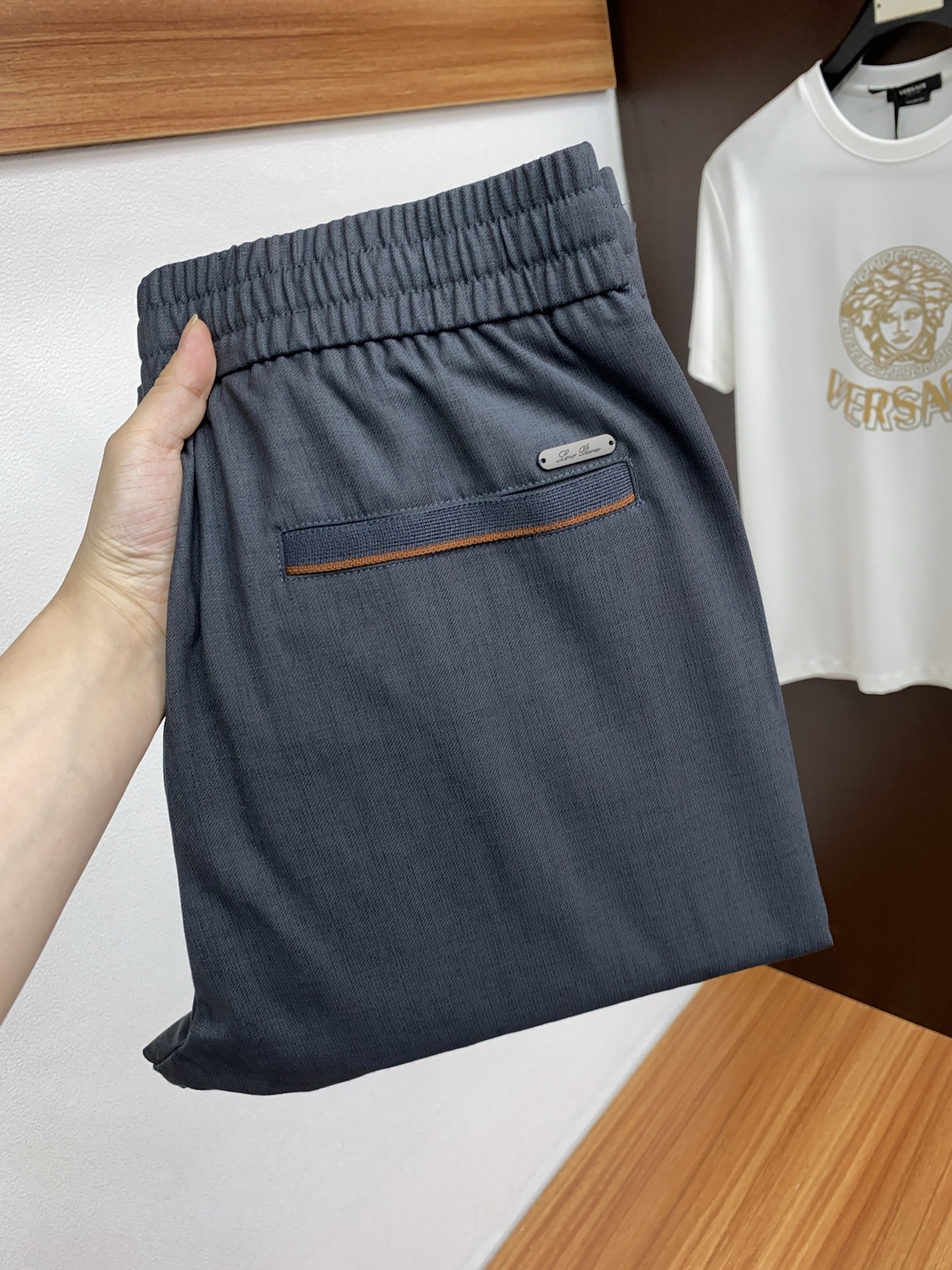  lP。 诺悠翩雅 2025春夏季新款，最新定制原版麻棉休闲裤。原版裤型上身休闲百搭、随性慵懒范，高级定
