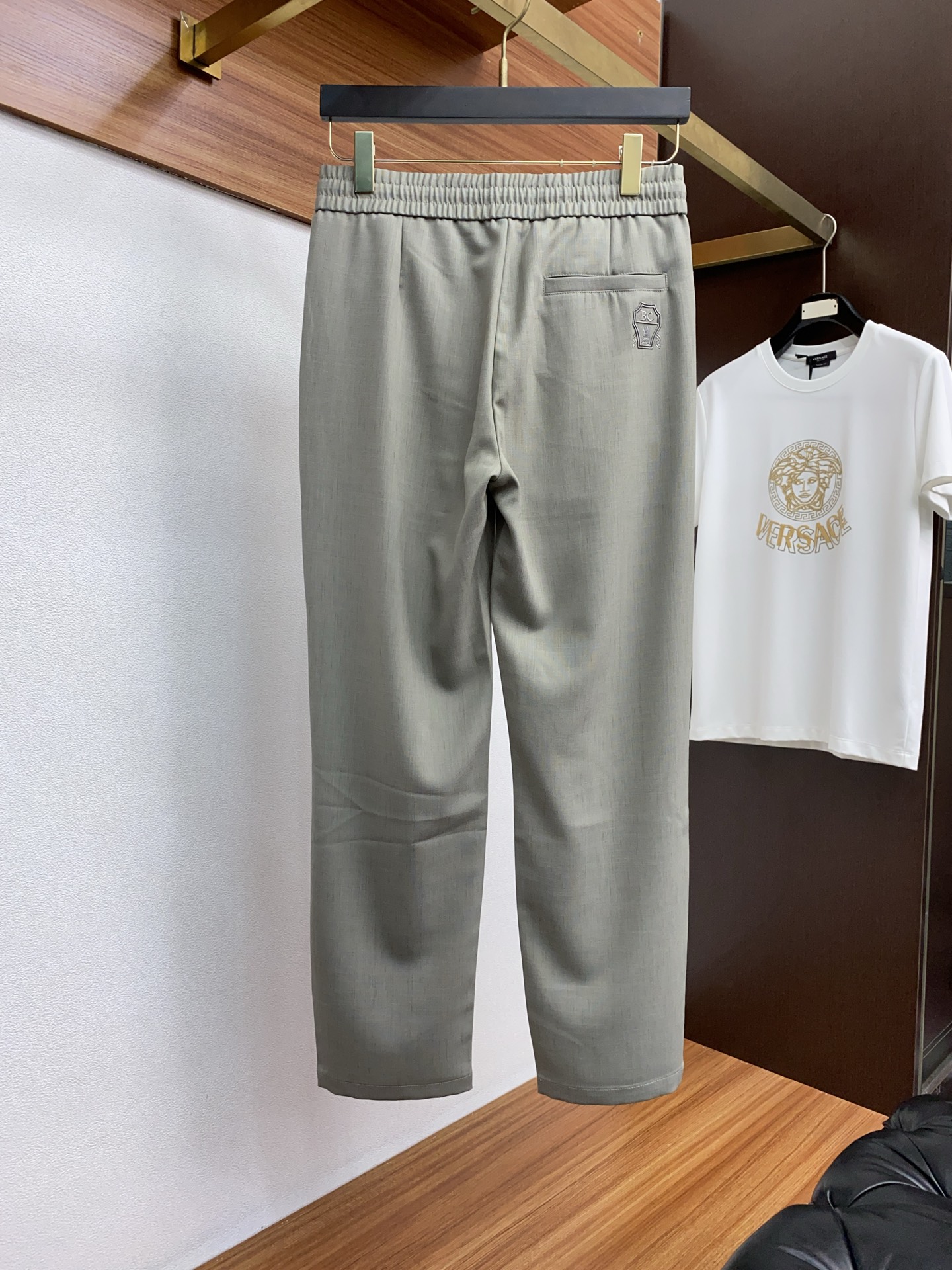 BC 2025春夏季新款，最新定制原版麻棉休闲裤。原版裤型上身休闲百搭、随性慵懒范，高级定制面料柔软舒