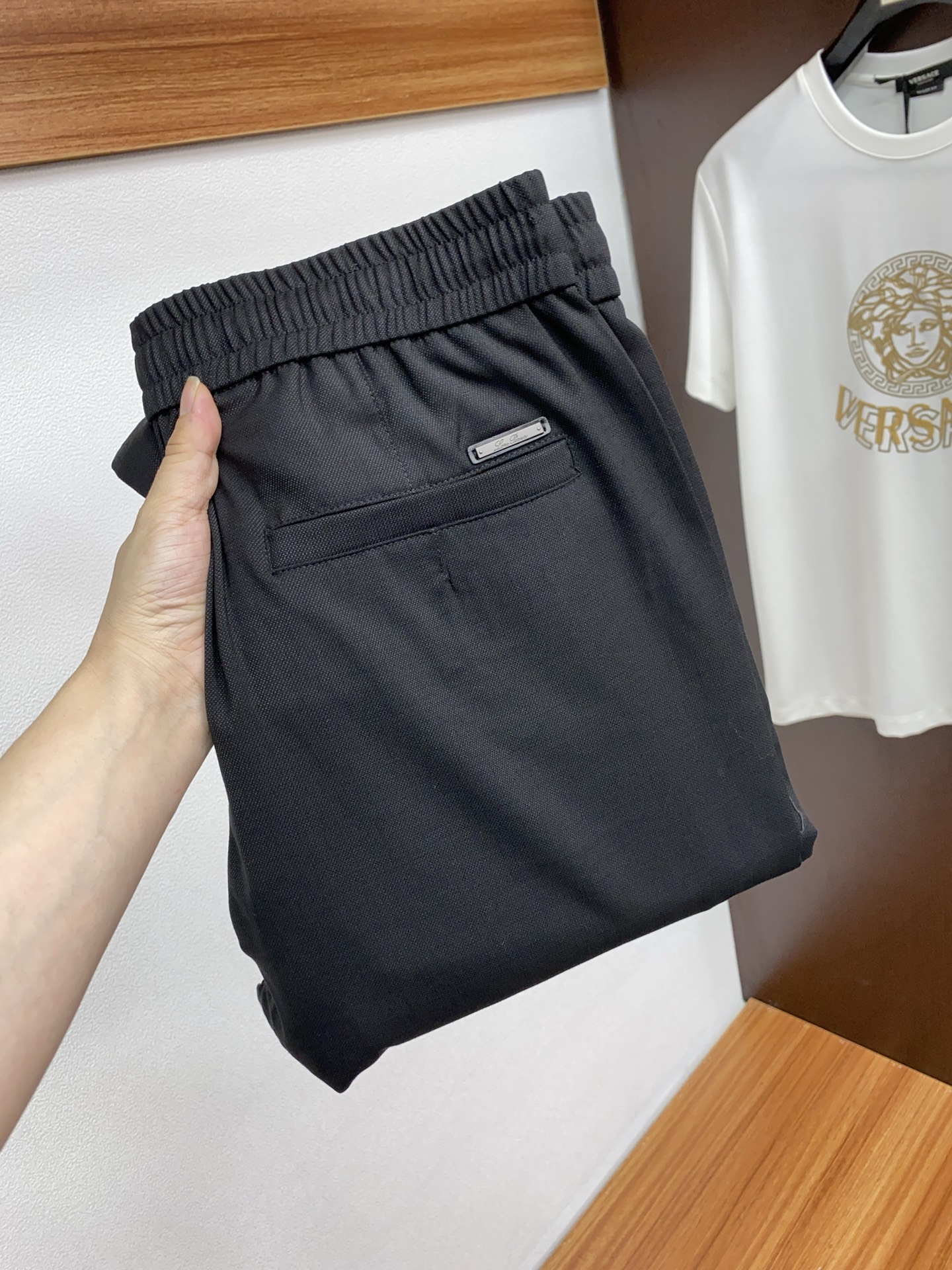 NO:448469,New in summer, high-order light luxury casual, cool cotton and linen fabric, non-scalding and anti-wrinkle # black, code: -,,alexander wang19860909夏季上新 高订轻奢休闲 冰凉感棉麻面料 免烫抗皱 # 黑色 码数: -,,alexander wang,Men's clothing