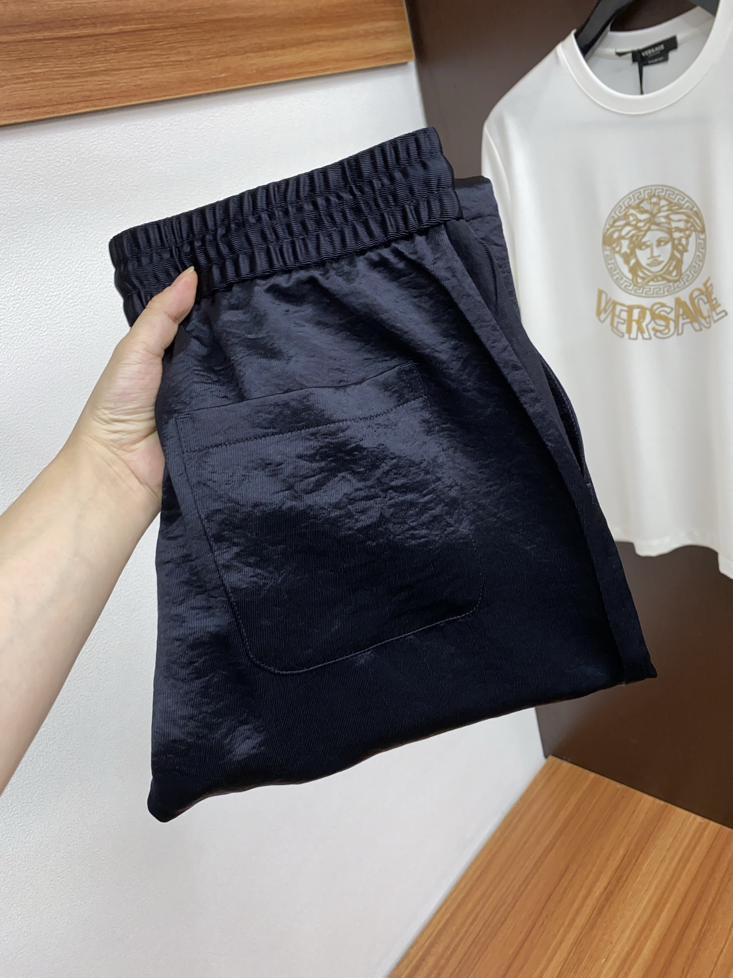 NO:448436,New in summer, high-order light luxury casual, cool acetic acid fabric, non-scalding and anti-wrinkle # Navy Blue Number: -,,alexander wang19860909夏季上新 高订轻奢休闲 冰凉感醋酸面料 免烫抗皱 # 藏青 码数: -,,alexander wang,Men's clothing