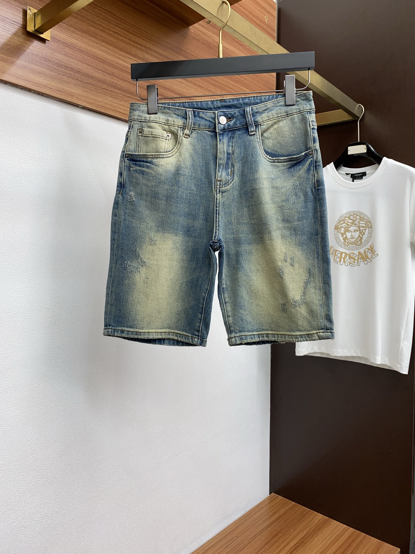  DG 2025SS早春 新品 原单男士水洗牛仔短裤纯血统品 G柜7000+ 
每季必出的类型，无需质疑