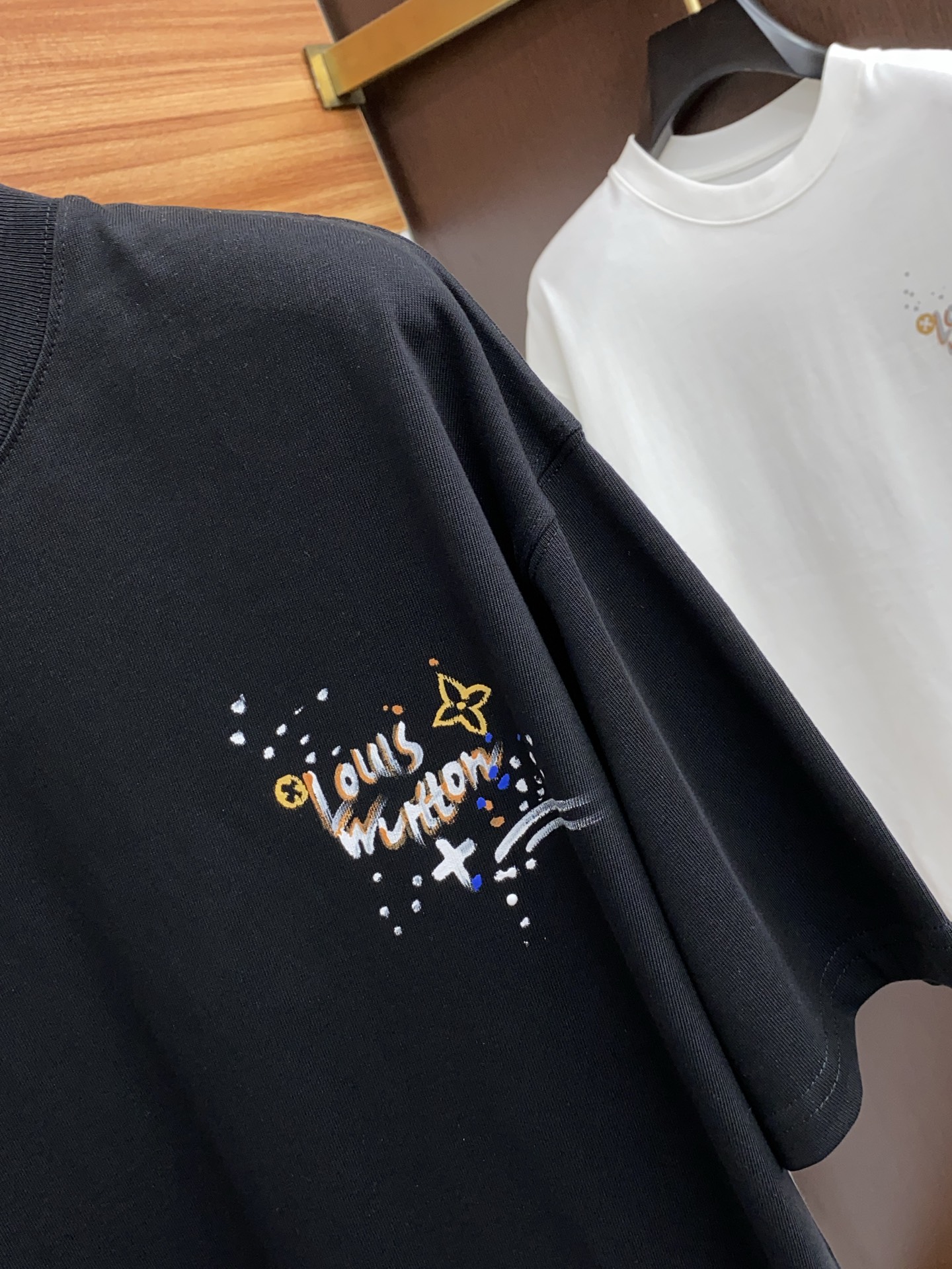  巴黎世家 xs-L 阔版 2025春夏AW新品，时尚休闲圆领短袖T恤，专柜同步有售，原单狠货，进口原版