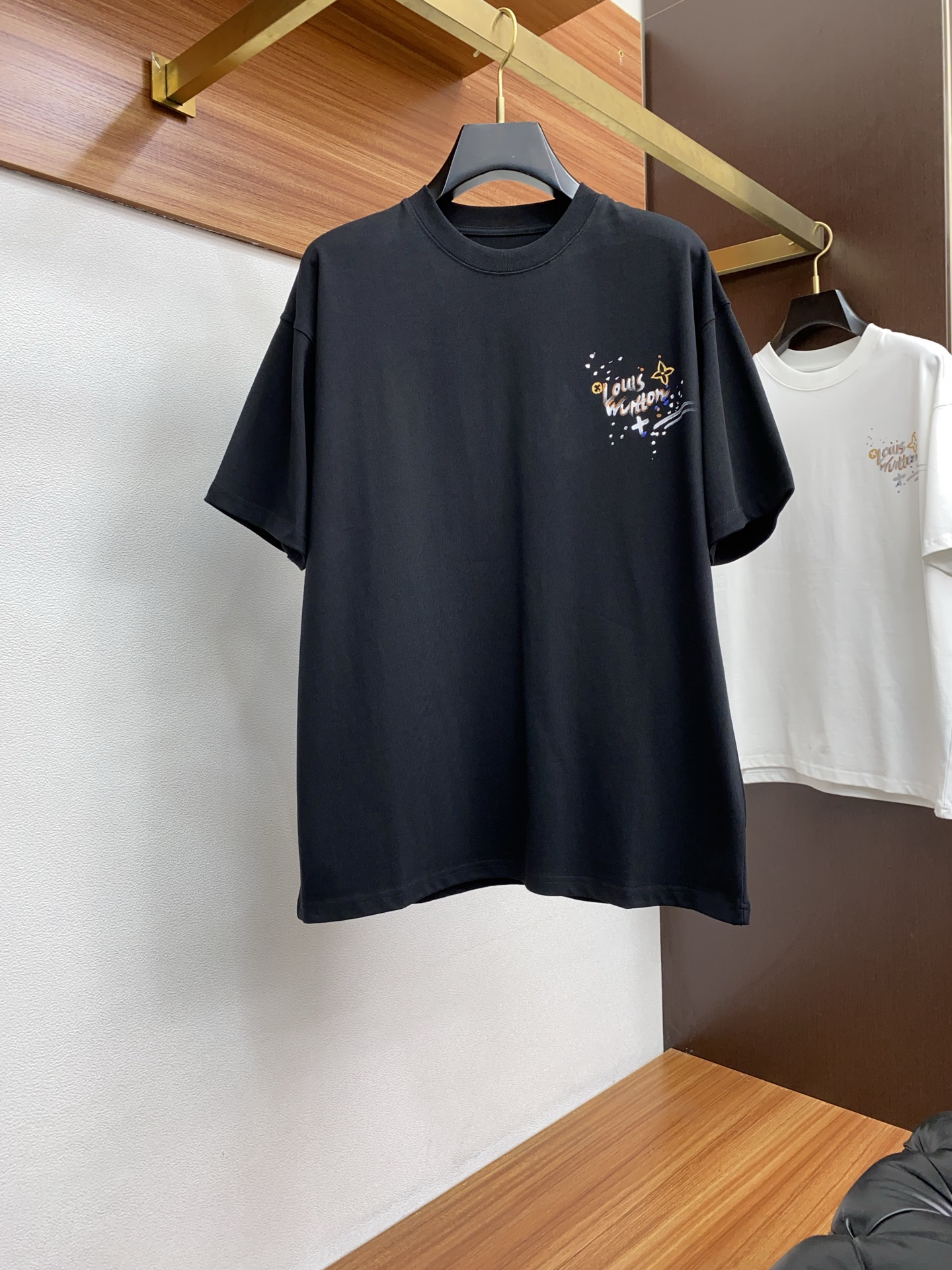  巴黎世家 xs-L 阔版 2025春夏AW新品，时尚休闲圆领短袖T恤，专柜同步有售，原单狠货，进口原版