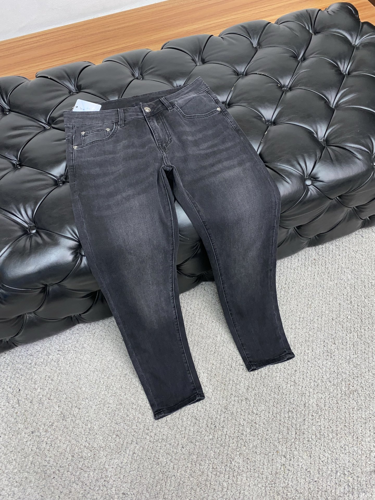  范思哲 2025SS早春 新品 原单男士水洗牛仔裤纯血统 每季必出的类型，无需质疑的热卖王牌单品，符合