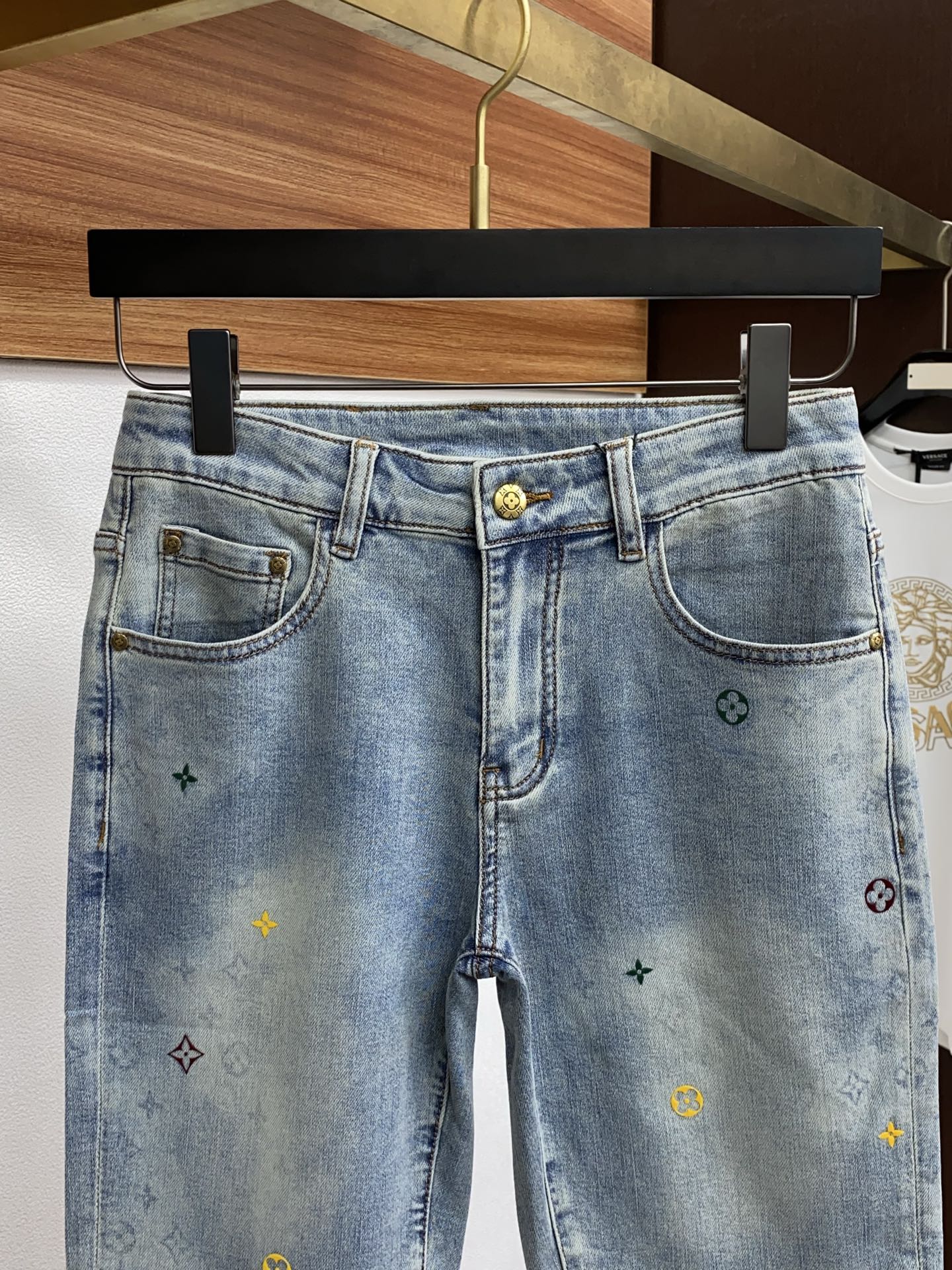  1v 路易威登 2025SS早春 新品 原单男士水洗牛仔短裤纯血统品 G柜7000+ 
每季必出的类型