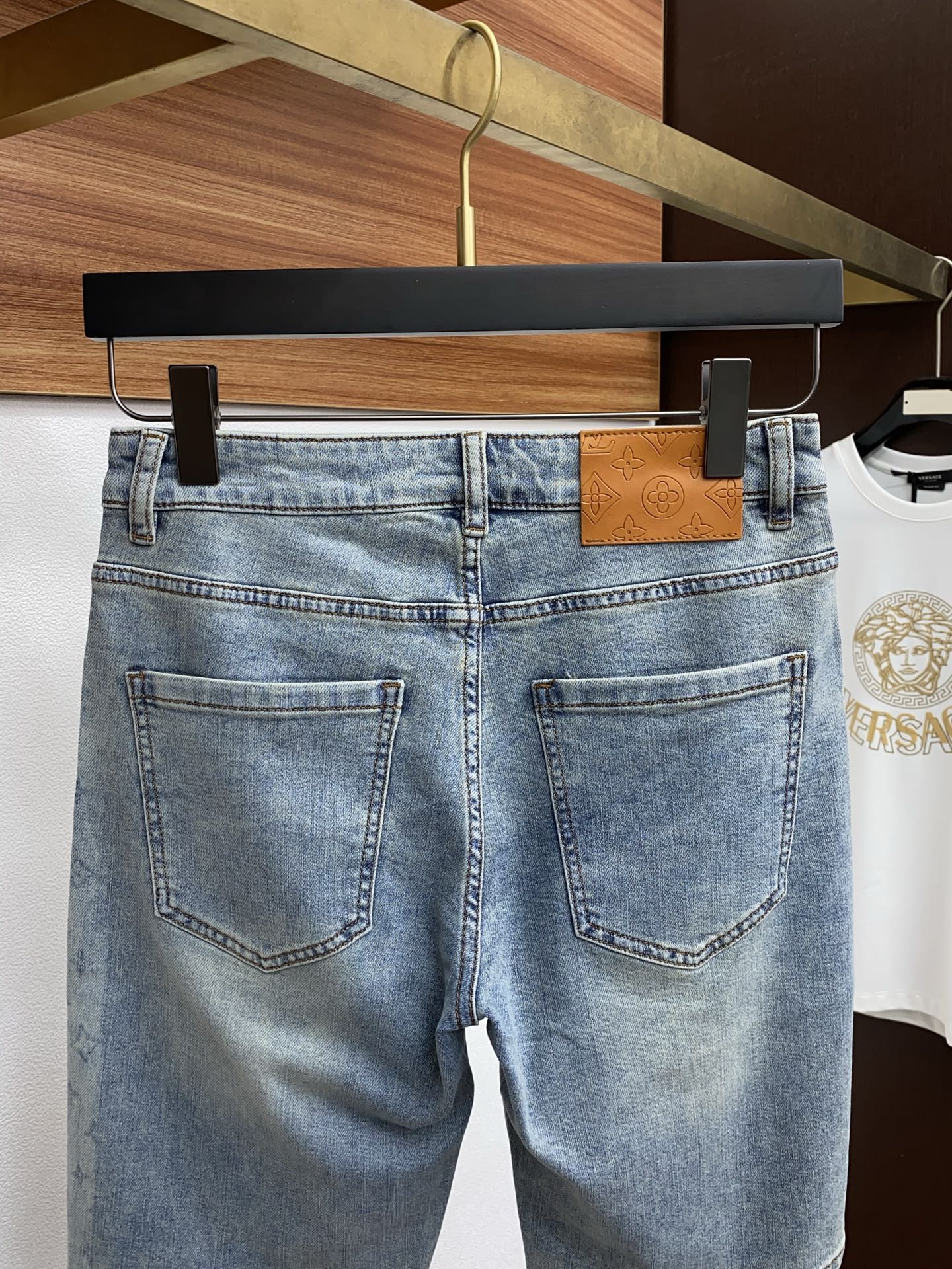  1v 路易威登 2025SS早春 新品 原单男士水洗牛仔短裤纯血统品 G柜7000+ 
每季必出的类型