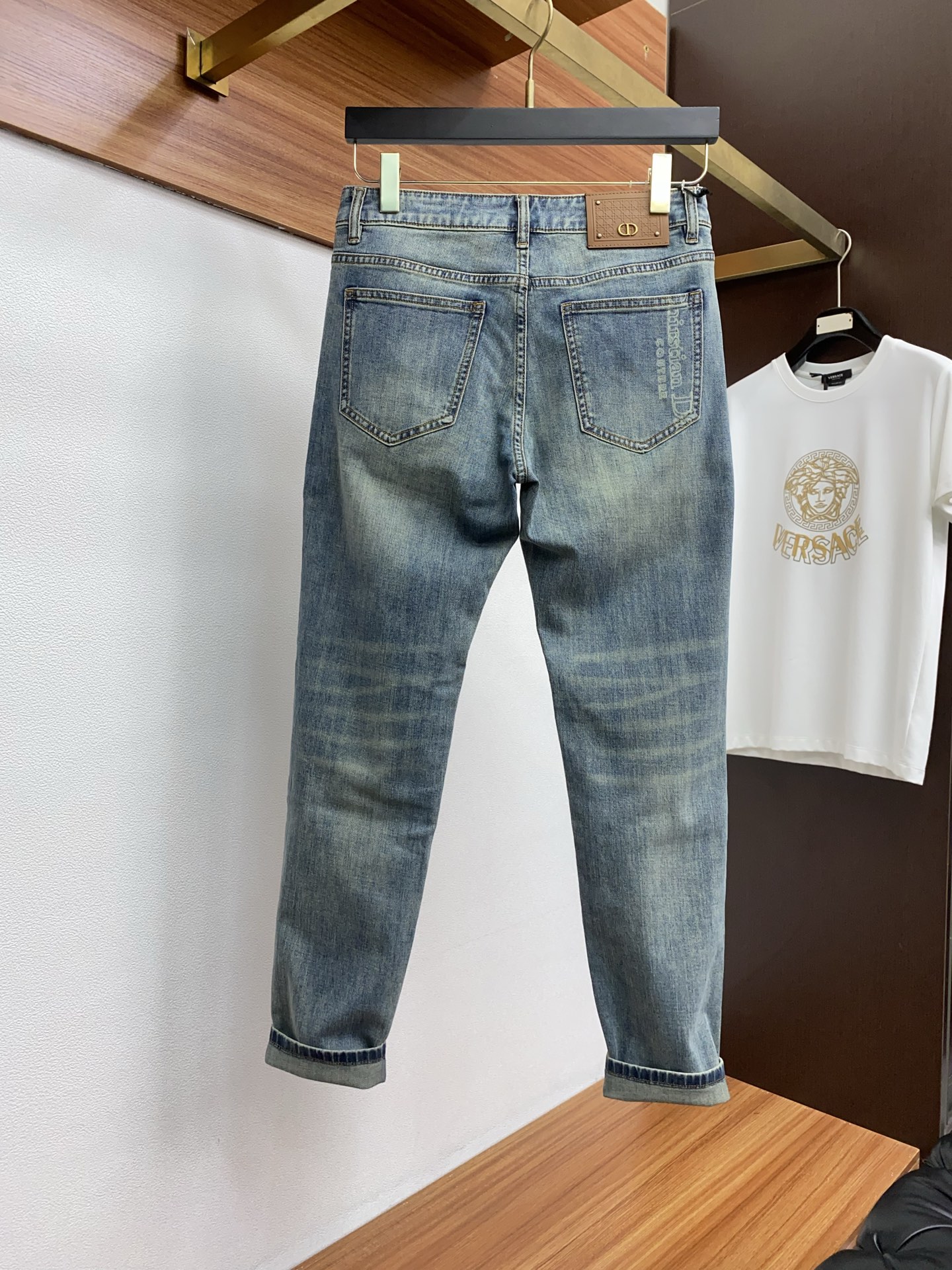  迪奥 25春夏新品 直筒微阔版原单男士水洗牛仔裤纯血统品 每季必出的类型，无需质疑的热卖王牌单品，符合