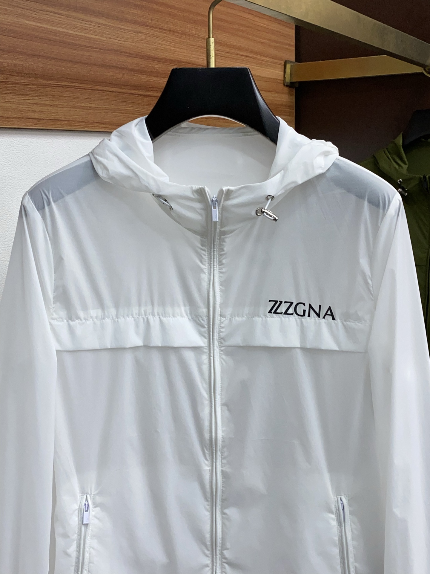 “Genia 2025 Sunscreen Jacket: Classic Tromo Design, Black Size 48-56” - 图片 2