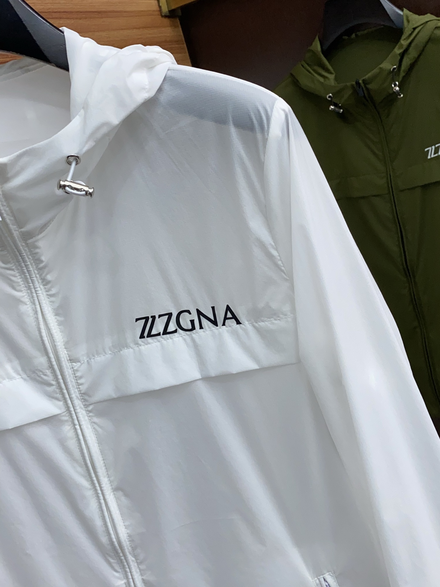 “Genia 2025 Sunscreen Jacket: Classic Tromo Design, Black Size 48-56” - 图片 4