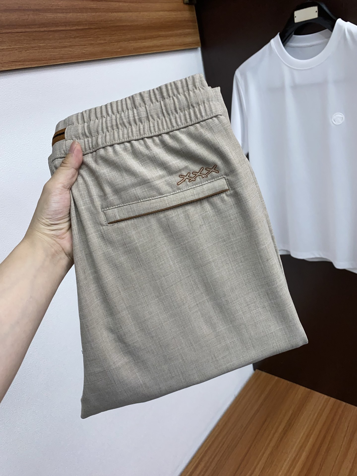 NO:448475,New in summer, high-order light luxury casual, cool and squid fabric, non-scalding and anti-wrinkle # Skin card Number: -,,alexander wang19860909夏季上新 高订轻奢休闲 冰凉感天丝麻面料 免烫抗皱 # 肤感卡 码数: -,,alexander wang,Men's clothing
