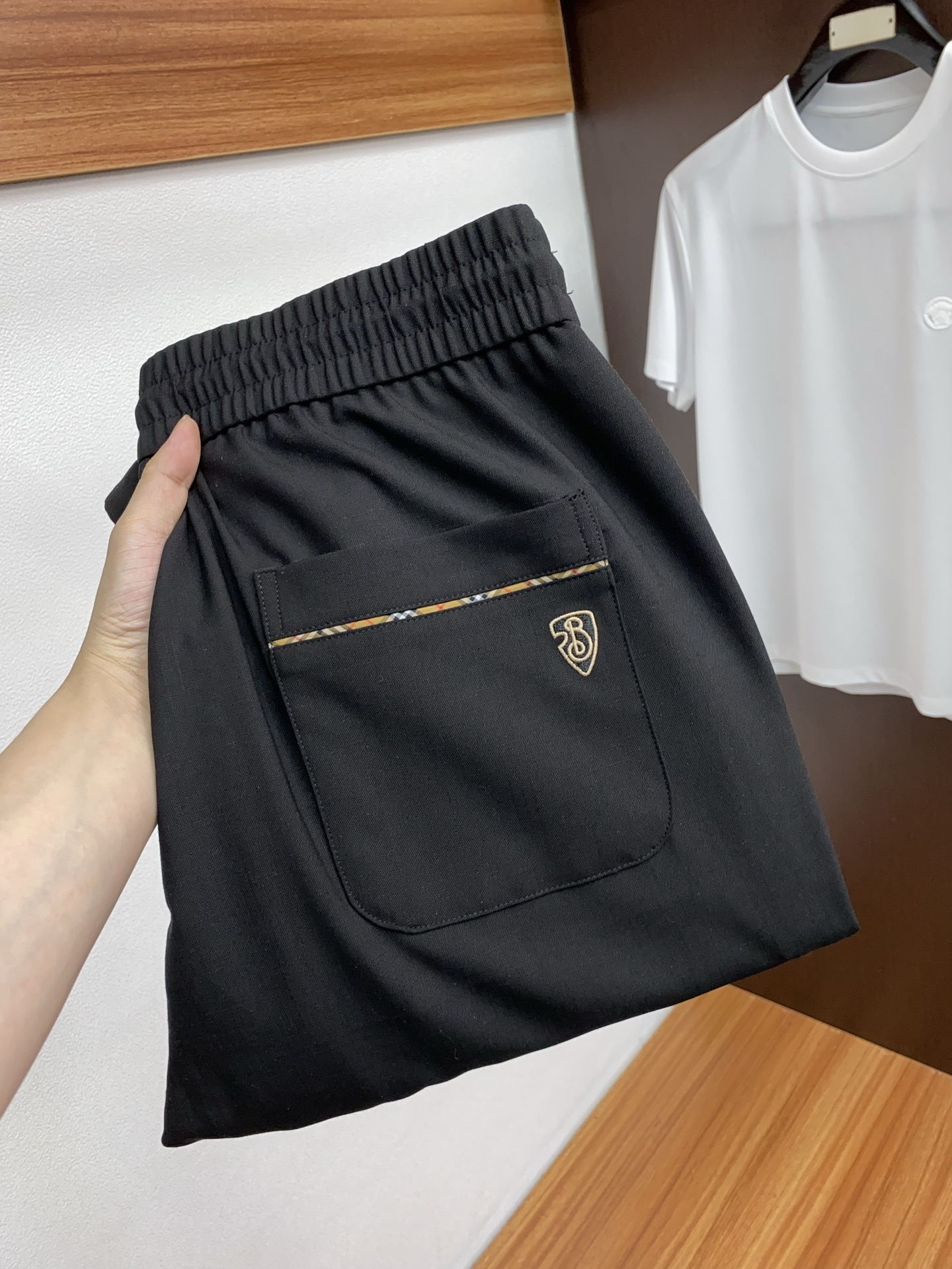 “Barbara 2025 Summer Customized Tampons: Stylish, Comfortable, High-End Leisure Wear” - 图片 1