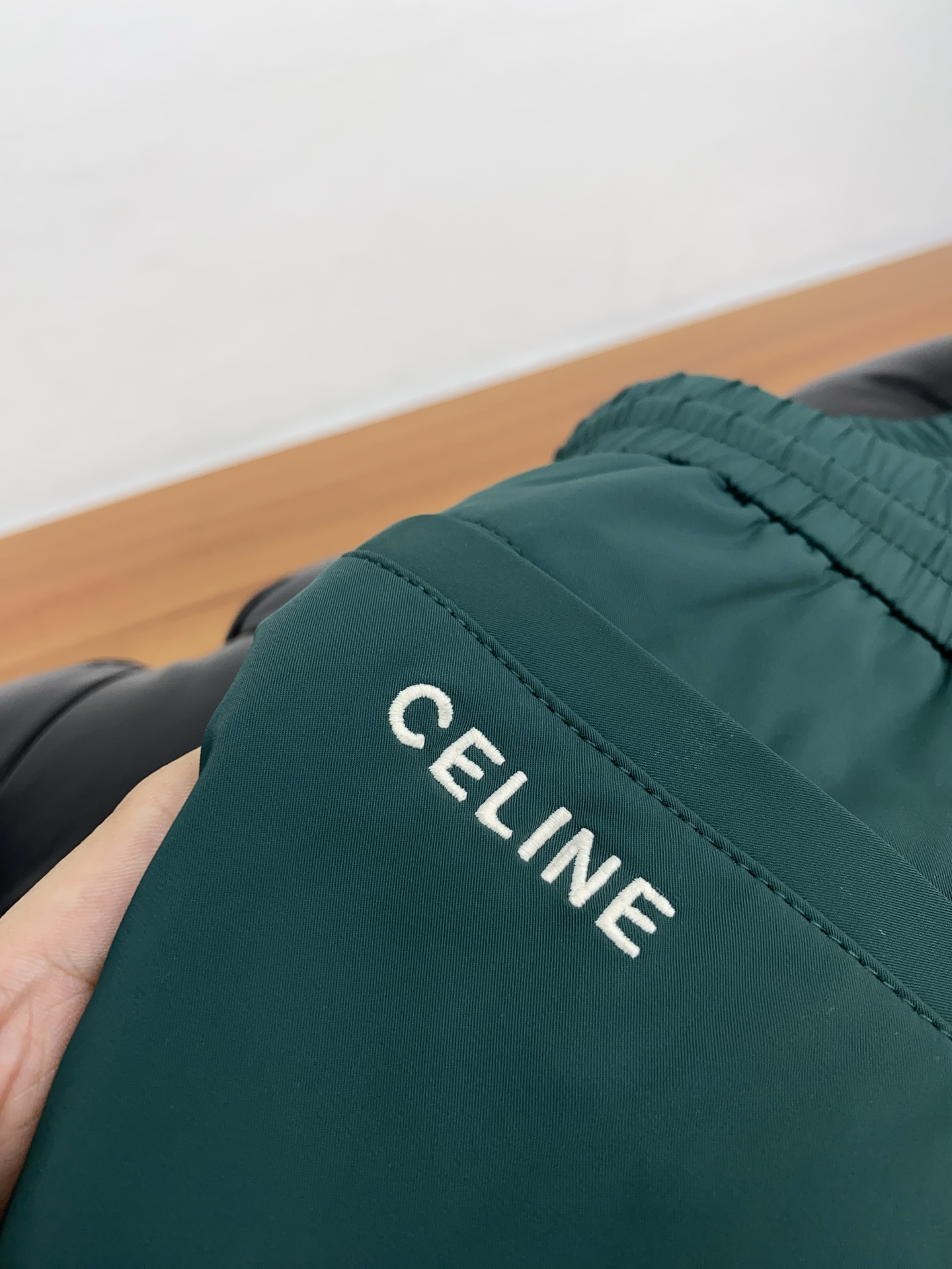 “Céline 2025 Summer New Edition Leisure Shorts: Fast-Dry Fabric, Tailor-Made Embroidery, High-End Comfort” - 图片 6
