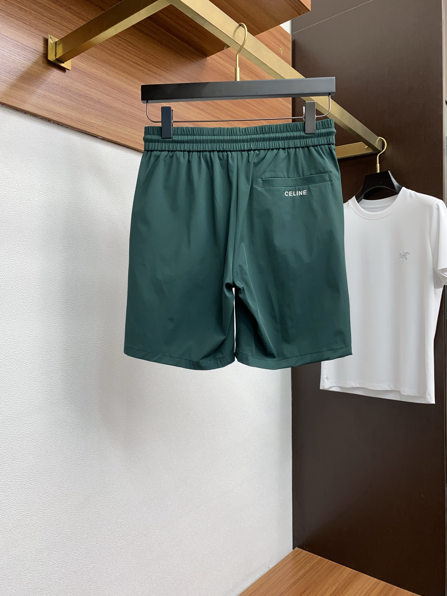 “Céline 2025 Summer New Edition Leisure Shorts: Fast-Dry Fabric, Tailor-Made Embroidery, High-End Comfort” - 图片 8