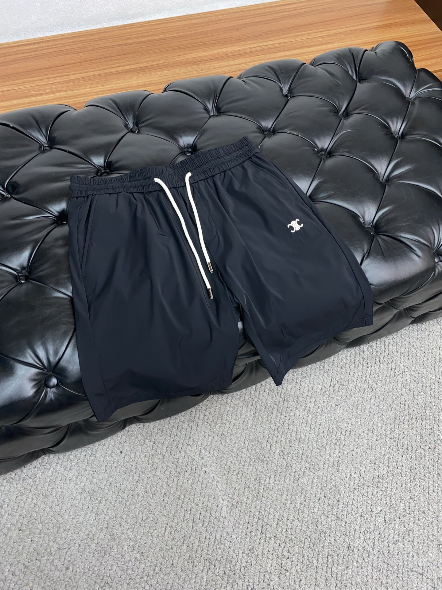 Céline 2025 Summer Leisure Shorts: Fast-Dry Fabric, Tailored Embroidery, High-End Comfort - 图片 6