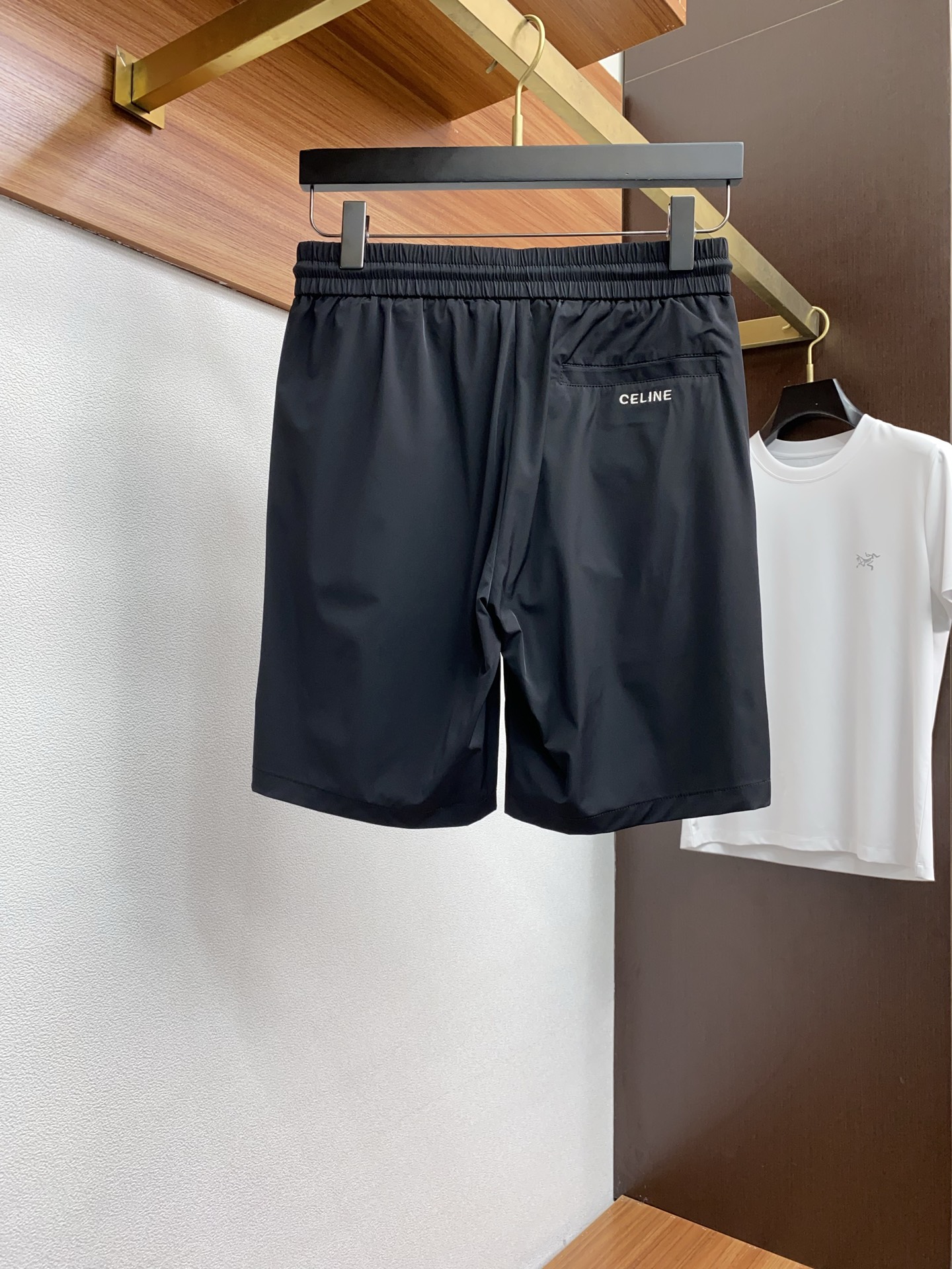Céline 2025 Summer Leisure Shorts: Fast-Dry Fabric, Tailored Embroidery, High-End Comfort - 图片 8