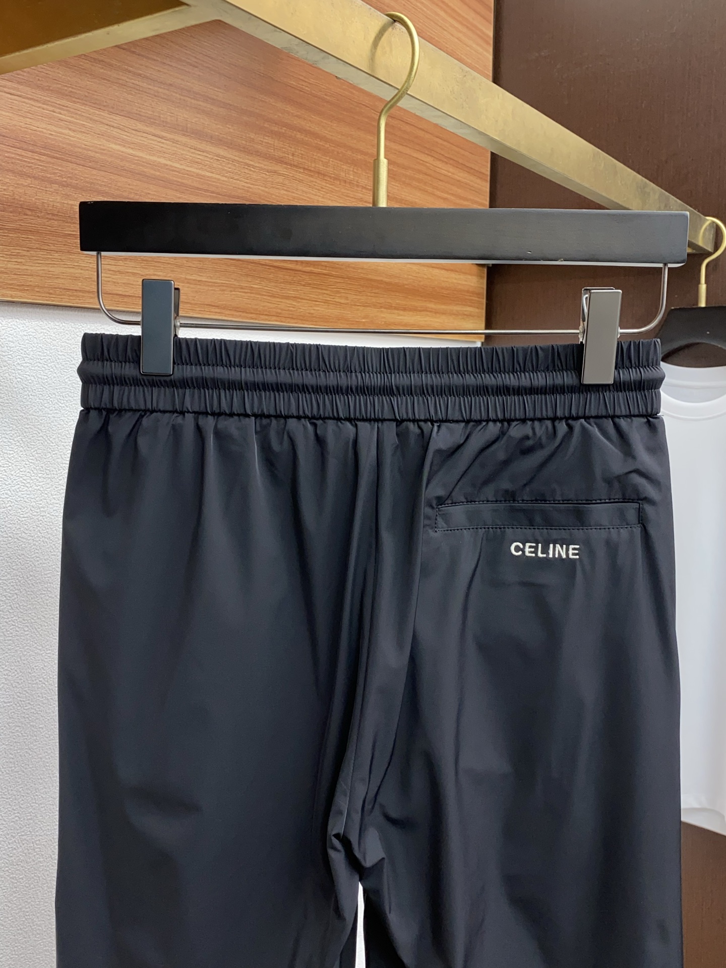 Céline 2025 Summer Leisure Shorts: Fast-Dry Fabric, Tailored Embroidery, High-End Comfort - 图片 9