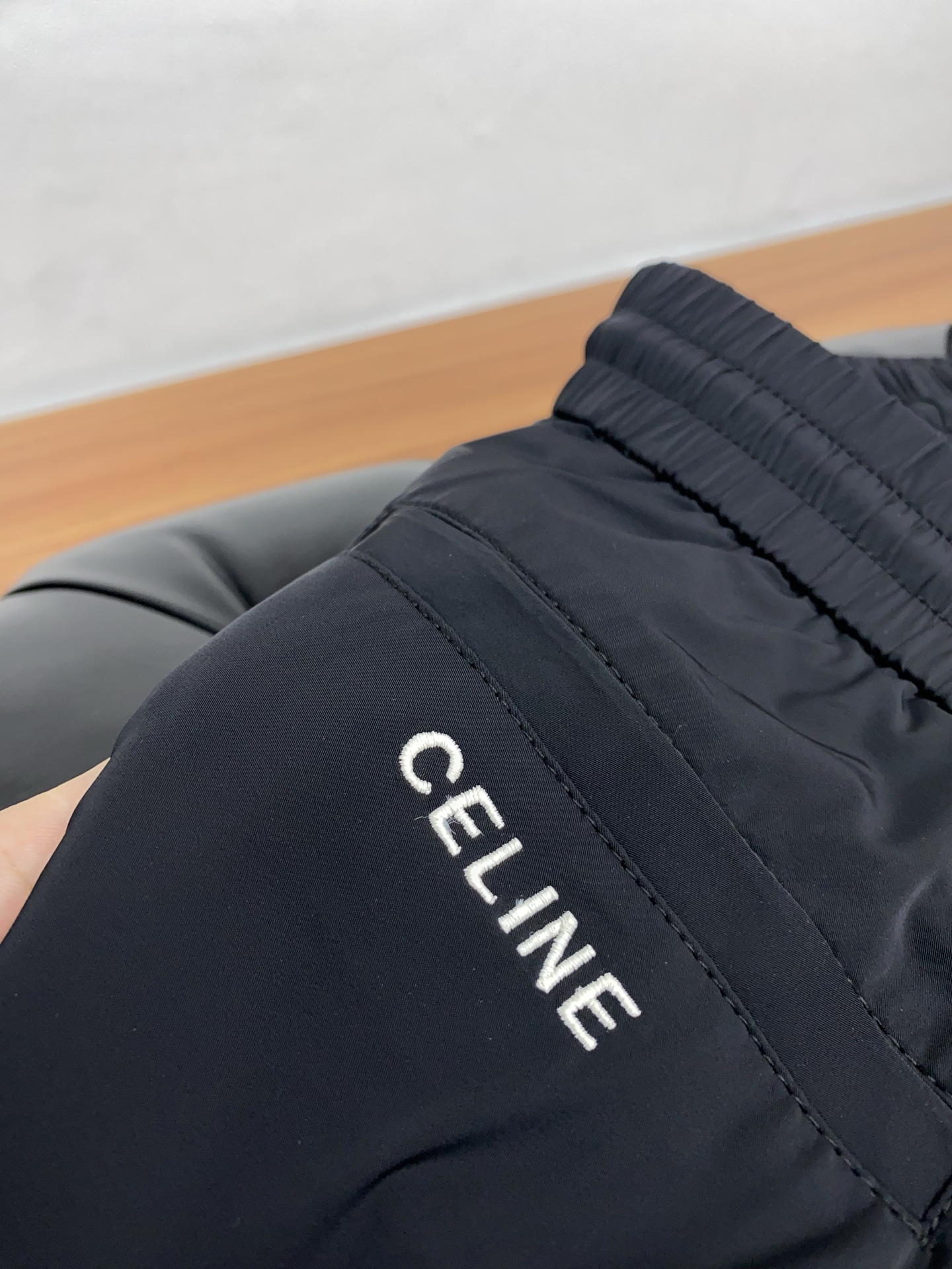 Céline 2025 Summer Leisure Shorts: Fast-Dry Fabric, Tailored Embroidery, High-End Comfort - 图片 7