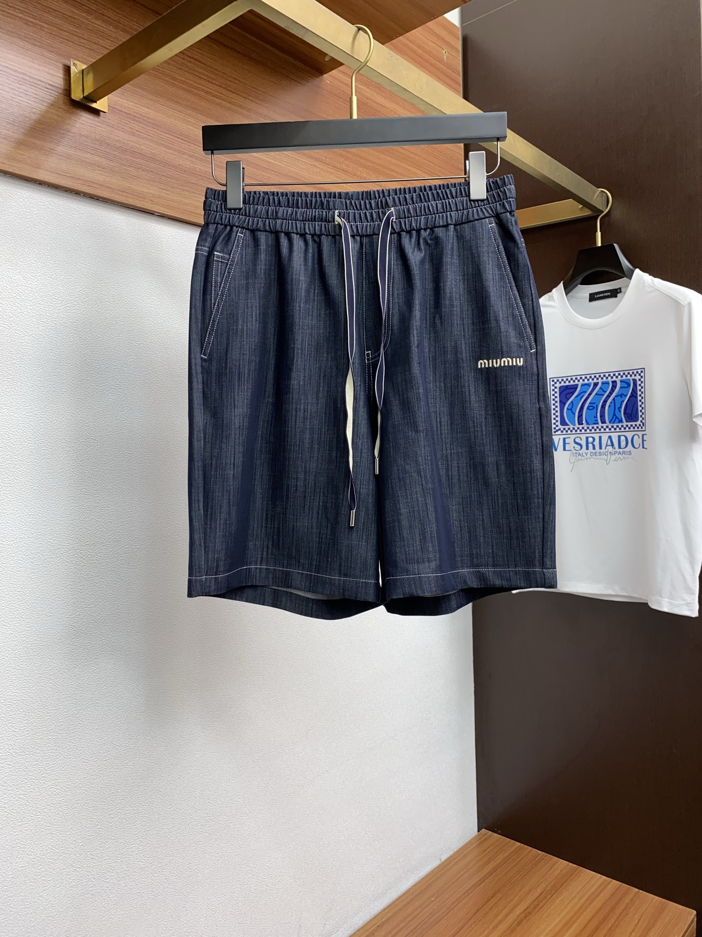 High-Quality Customized Summer Shorts for 25-Year-Olds with Imported Materials and Hardware. - 图片 1