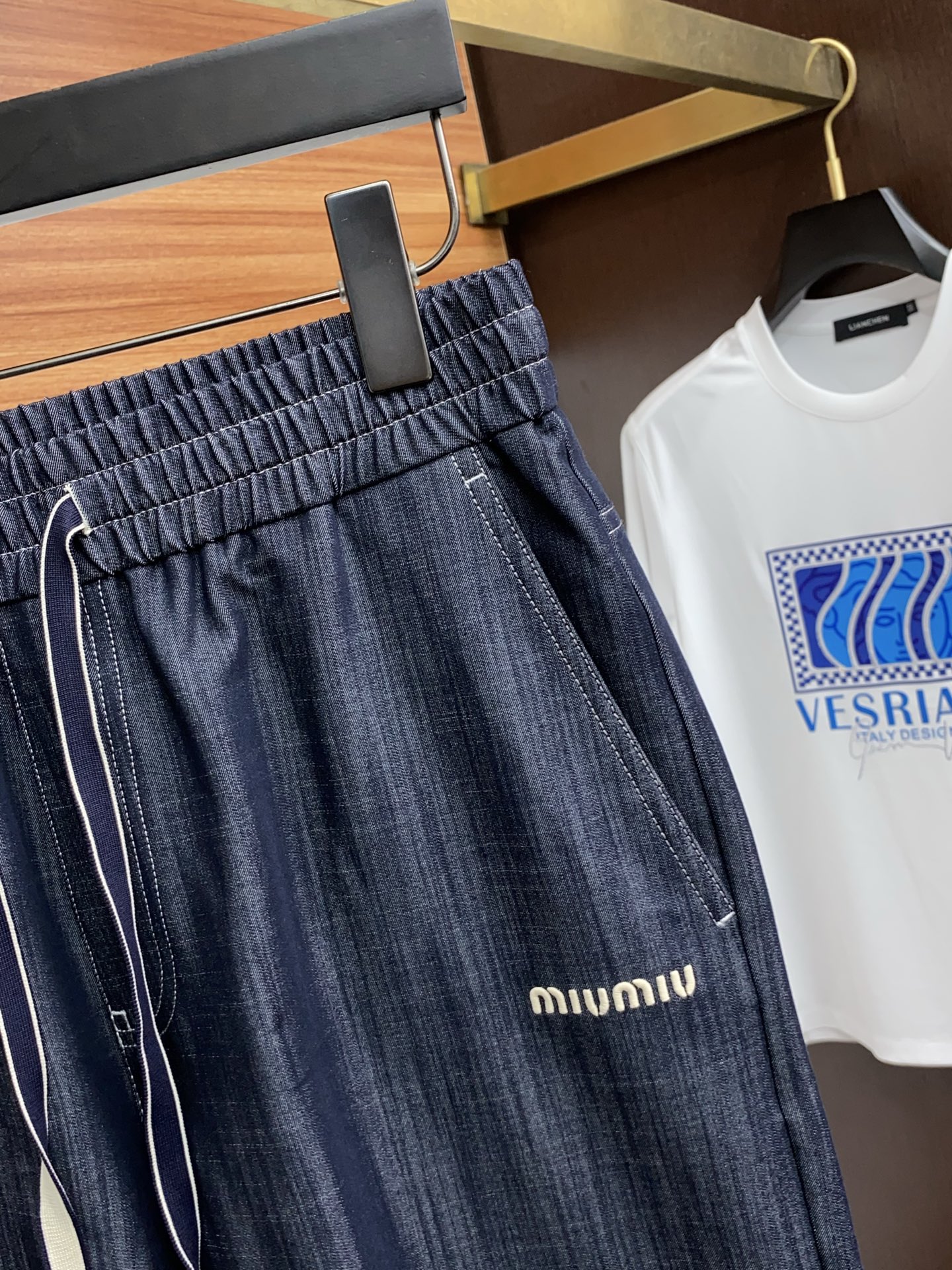 High-Quality Customized Summer Shorts for 25-Year-Olds with Imported Materials and Hardware. - 图片 3