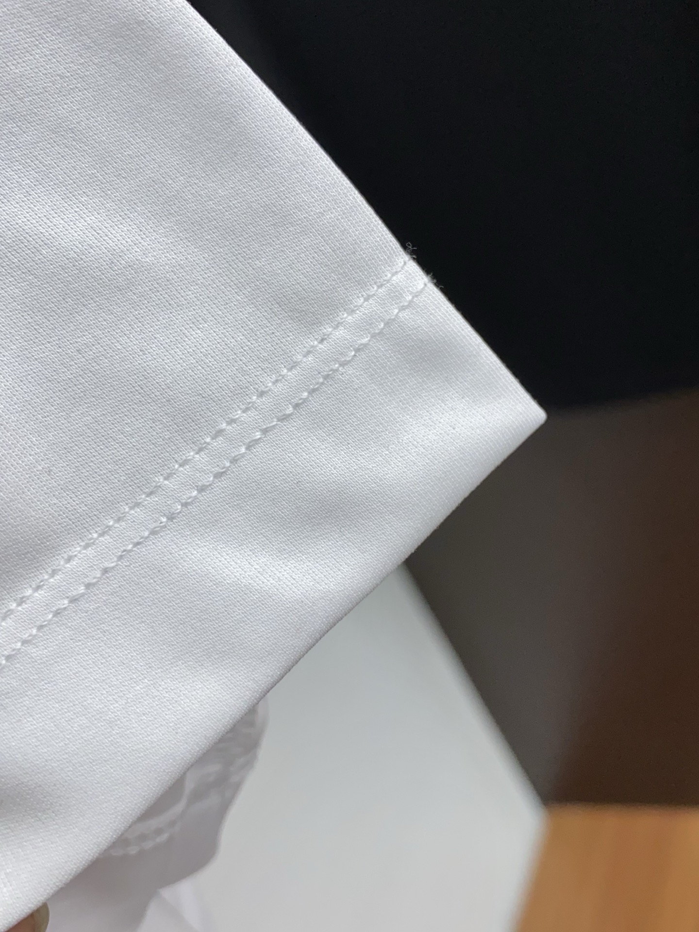 爱马仕 2026春夏新款首发专柜最新款圆领短袖 高端订制 设计前卫时尚！品牌logo重工艺设计 高端定制