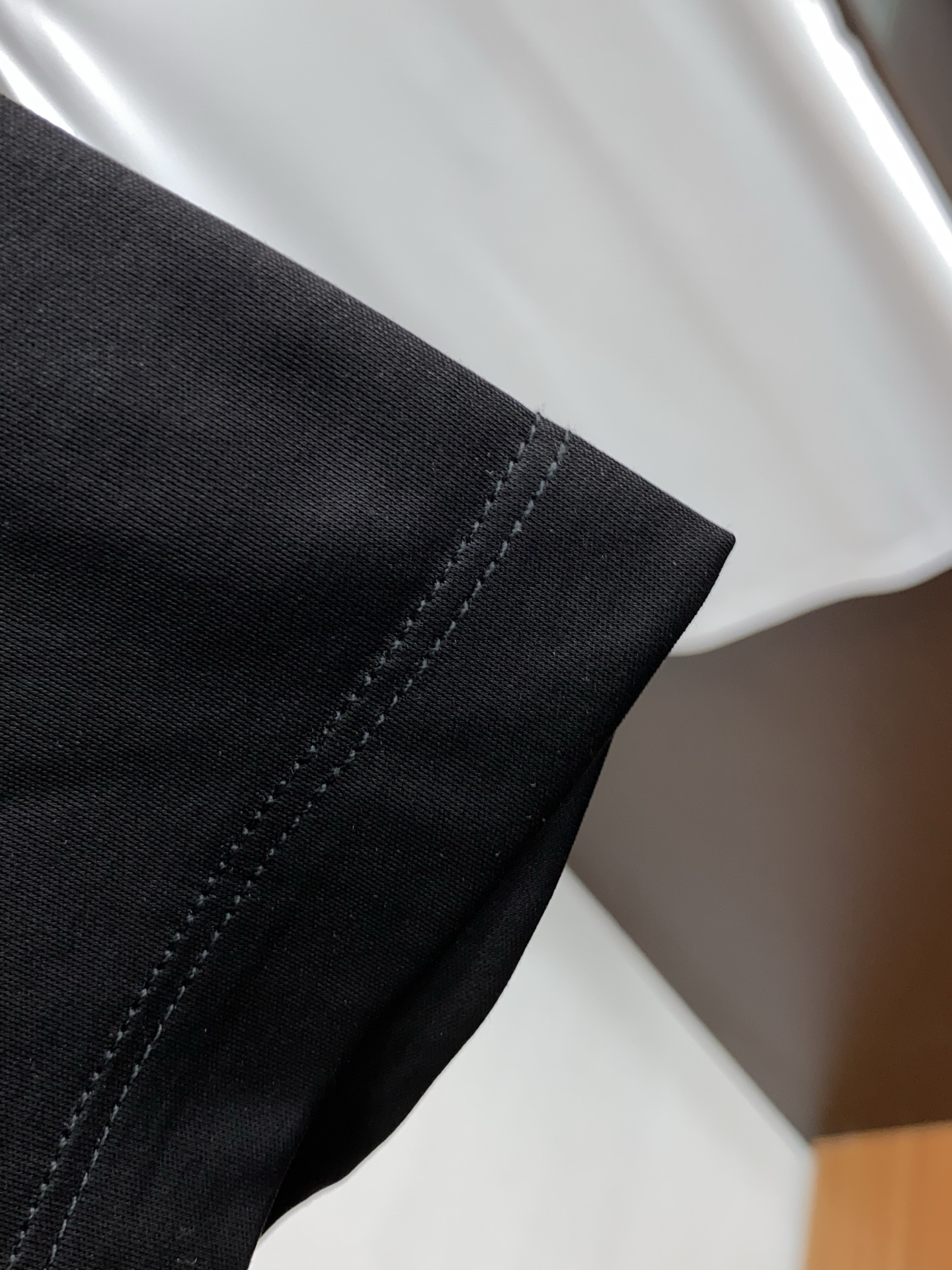 爱马仕 2026春夏新款首发专柜最新款圆领短袖 高端订制 设计前卫时尚！品牌logo重工艺设计 高端定制