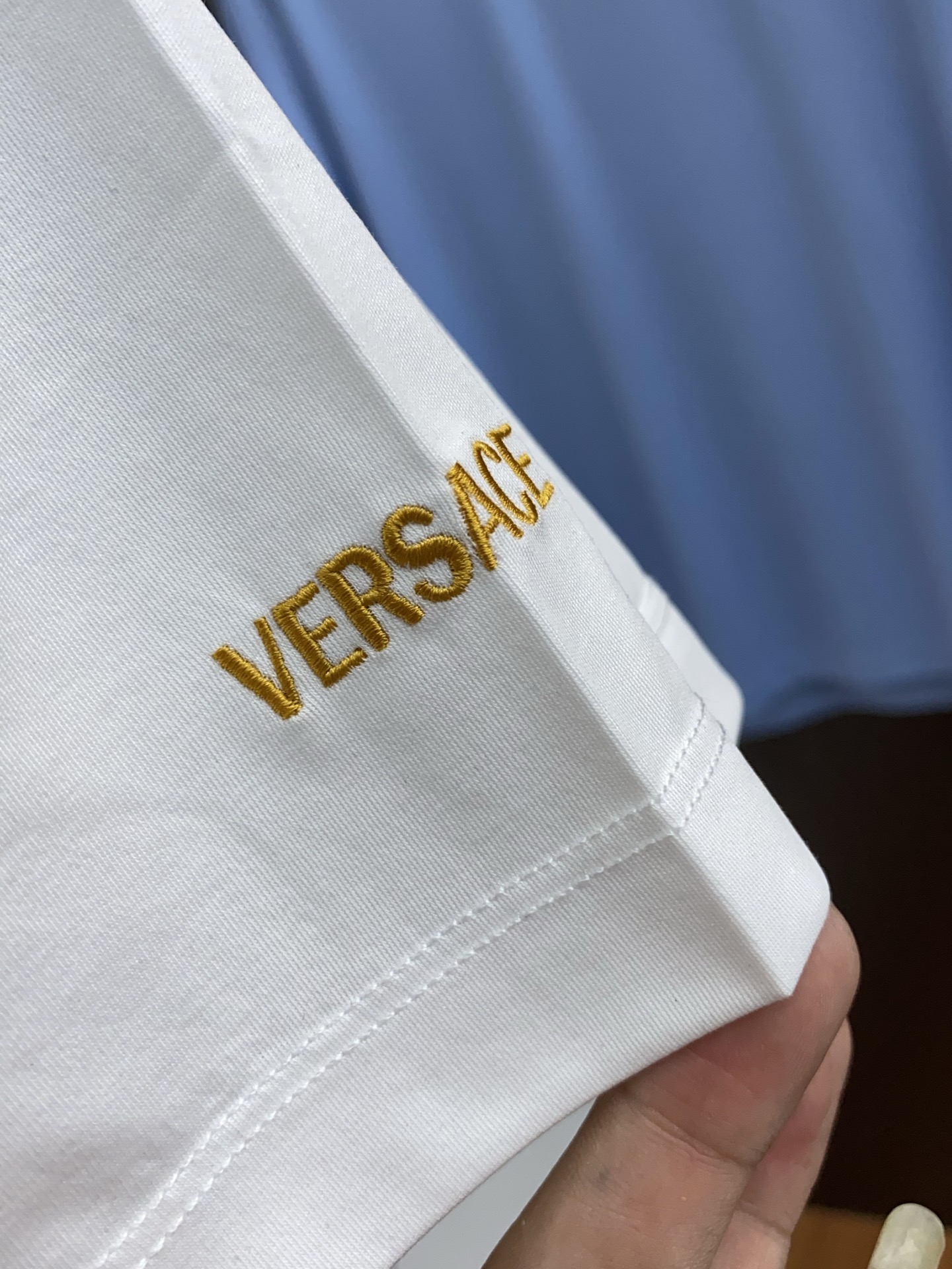 范思哲 2025春夏新款首发专柜最新款圆领短袖 高端订制 设计前卫时尚！品牌logo重工艺设计 高端定制