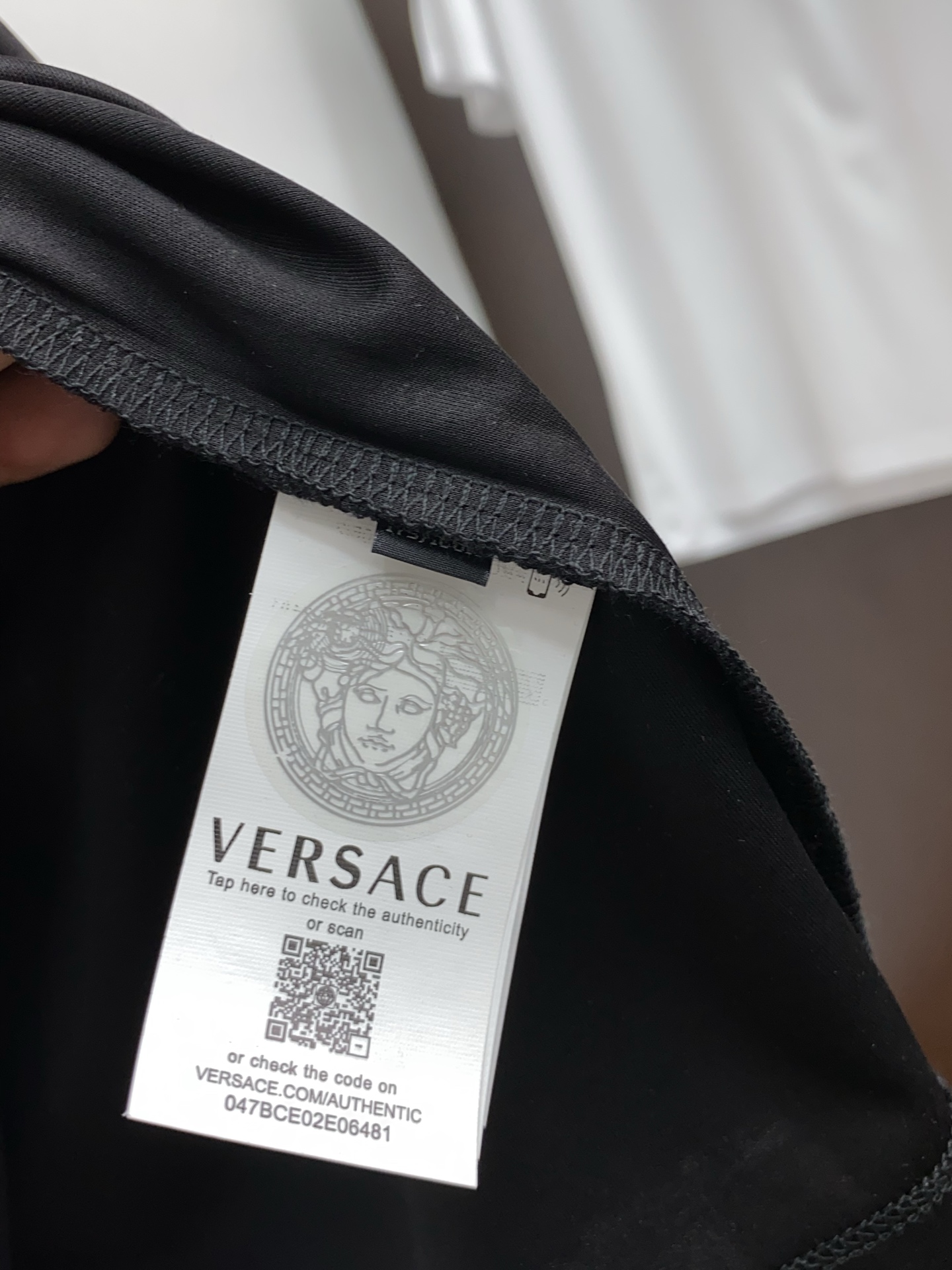 范思哲 2025春夏新款首发专柜最新款圆领短袖 高端订制 设计前卫时尚！品牌logo重工艺设计 高端定制