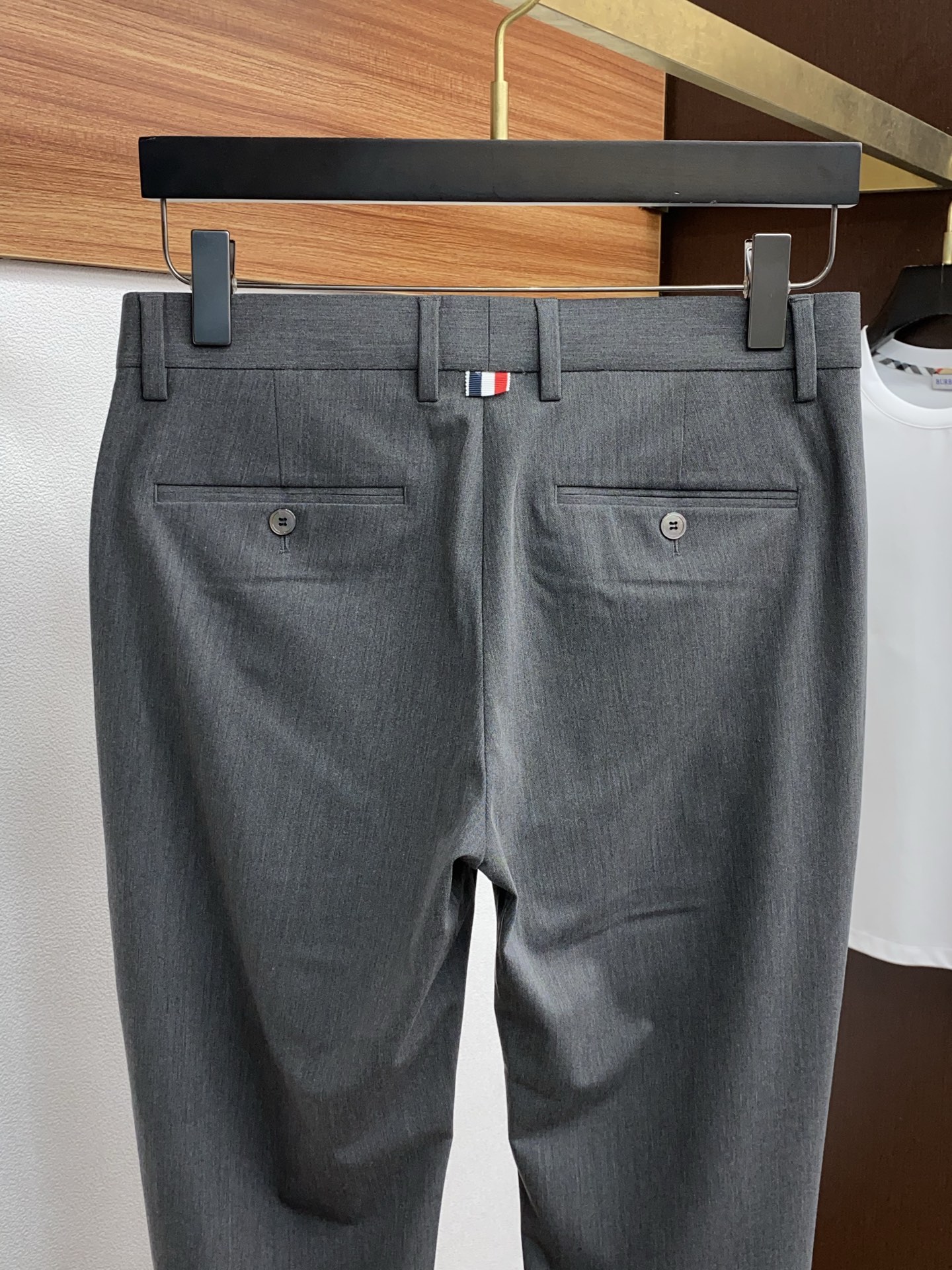P703 TB’s New Recreational Panty: High-End Fashion for Business and Leisure - 图片 9