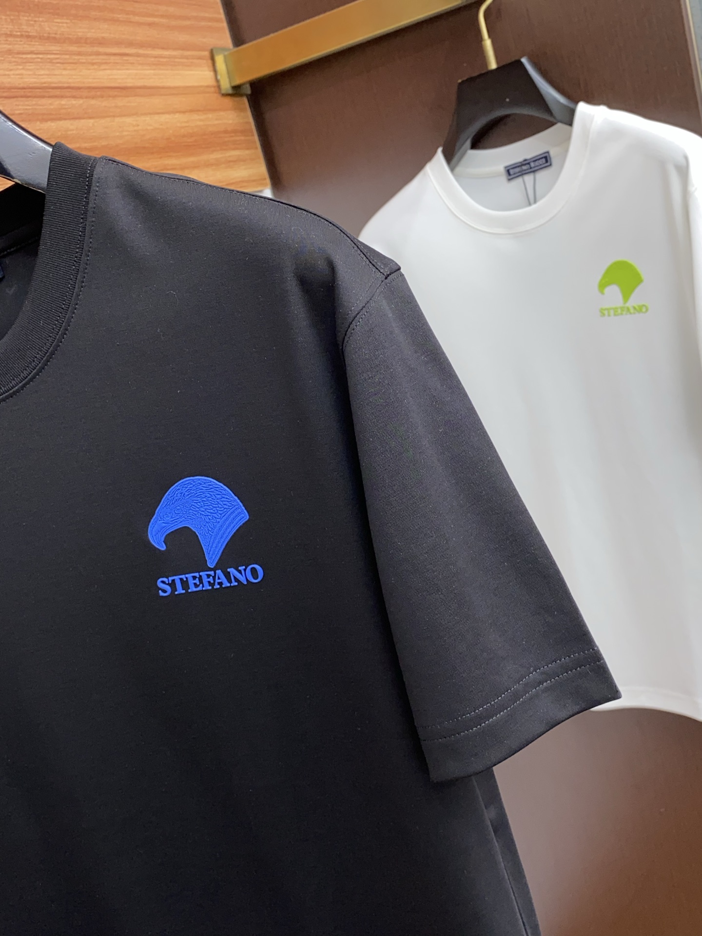 Luxurious Custom Knitted T-Shirts with High-Quality Fabric and Customization Options - 图片 4