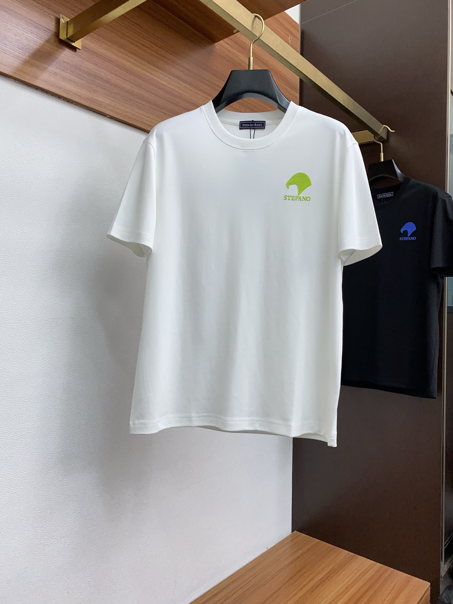 Luxurious Custom Knitted T-Shirts for Summer: High-Quality Fabric with Minimal Water Loss