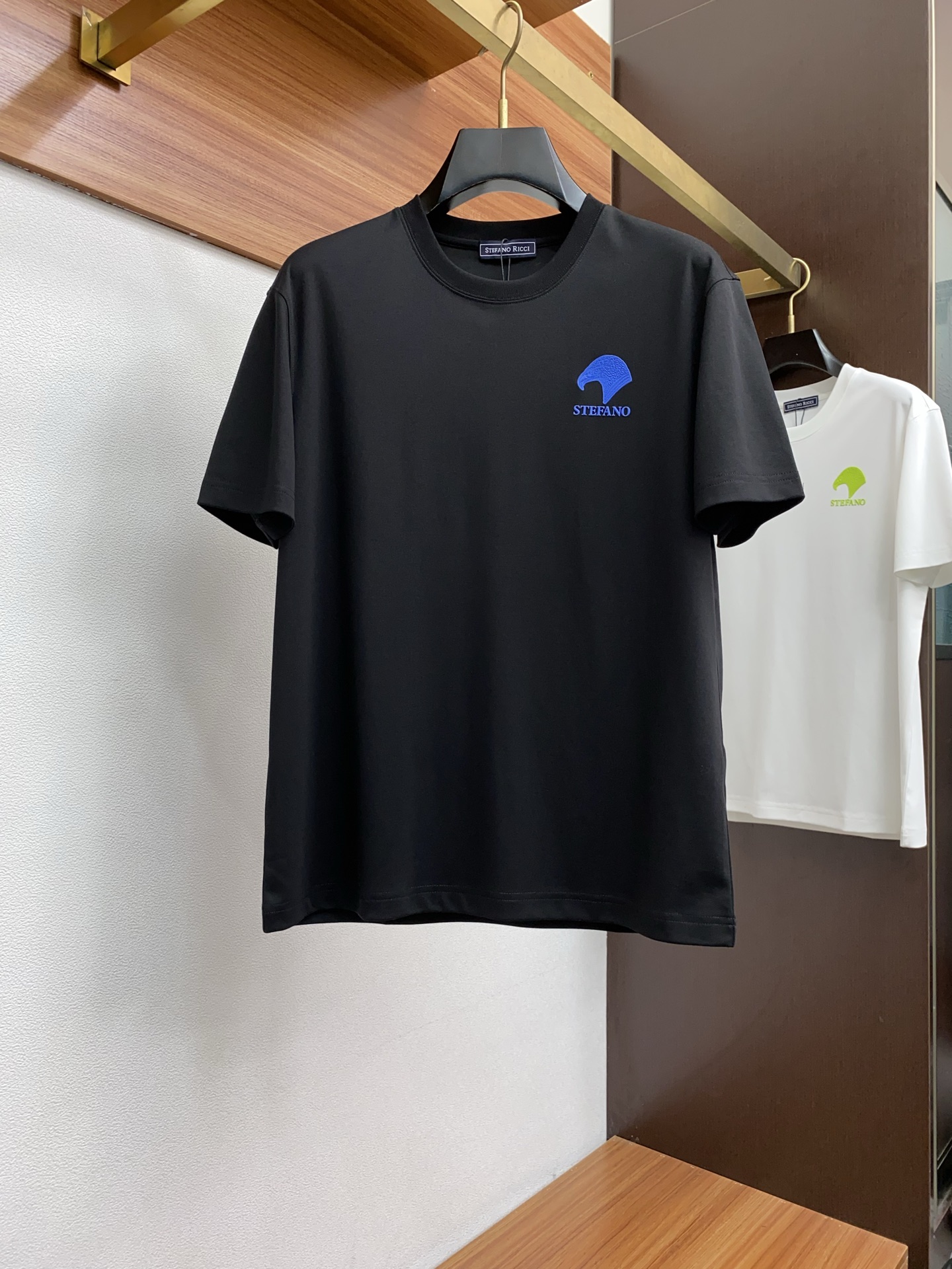 Luxurious Custom Knitted T-Shirts with High-Quality Fabric and Customization Options