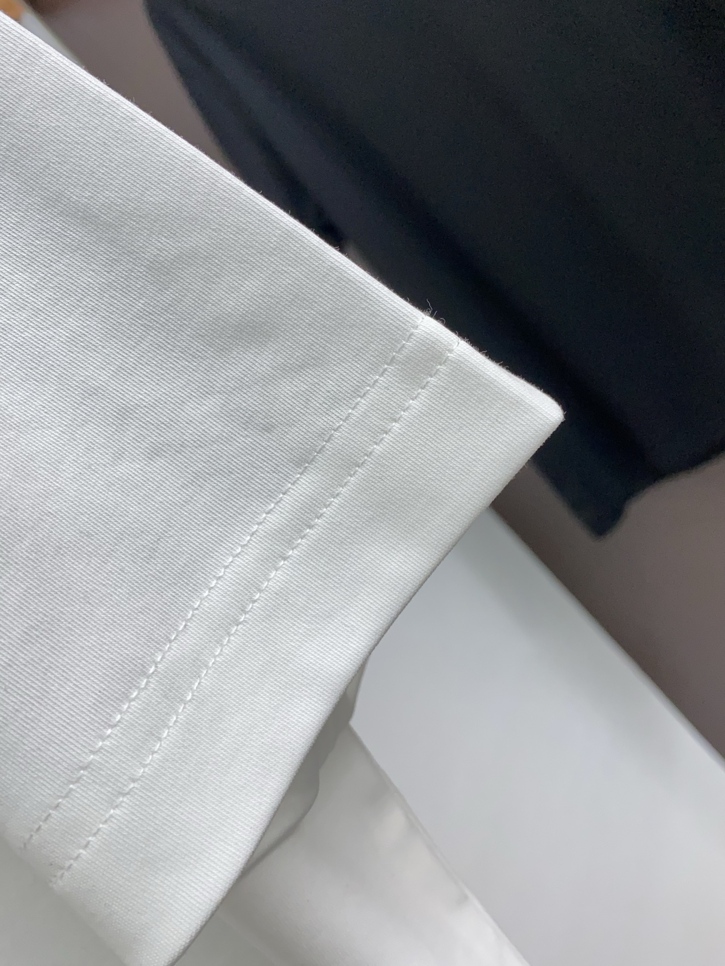 Luxurious Custom Knitted T-Shirts for Summer: High-Quality Fabric with Minimal Water Loss - 图片 5