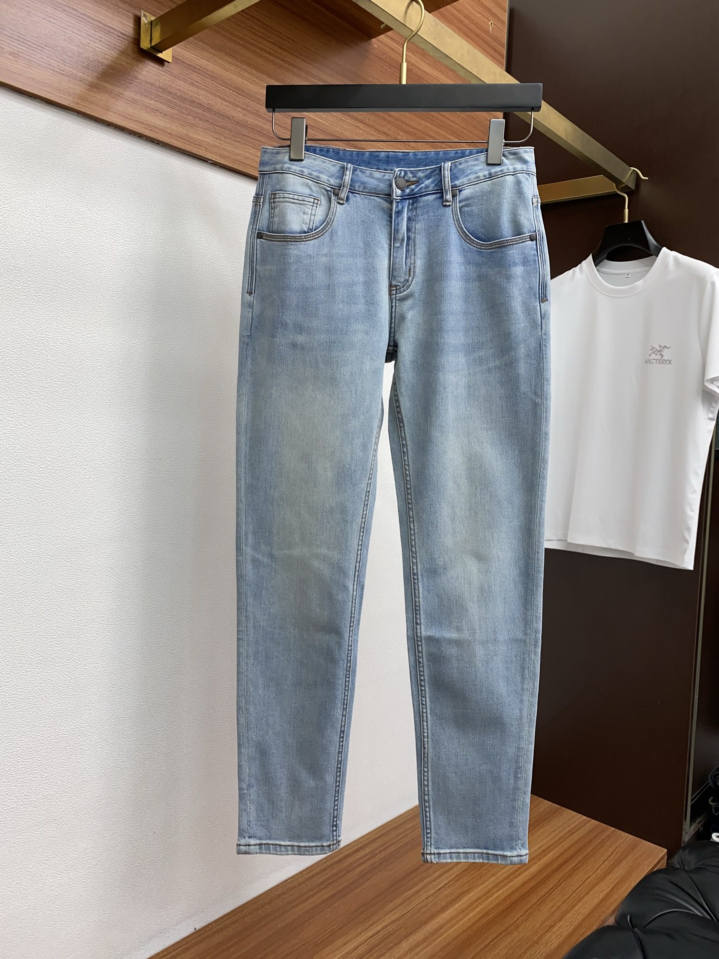 “2025 Spring Jeans: Original Custom Replicas, Imported Quality, Well-Lined Tops, Optimal Menu” - 图片 2