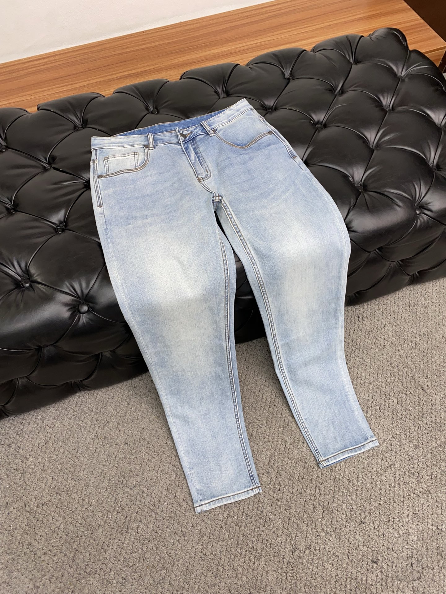 “2025 Spring Jeans: Original Custom Replicas, Imported Quality, Well-Lined Tops, Optimal Menu” - 图片 6