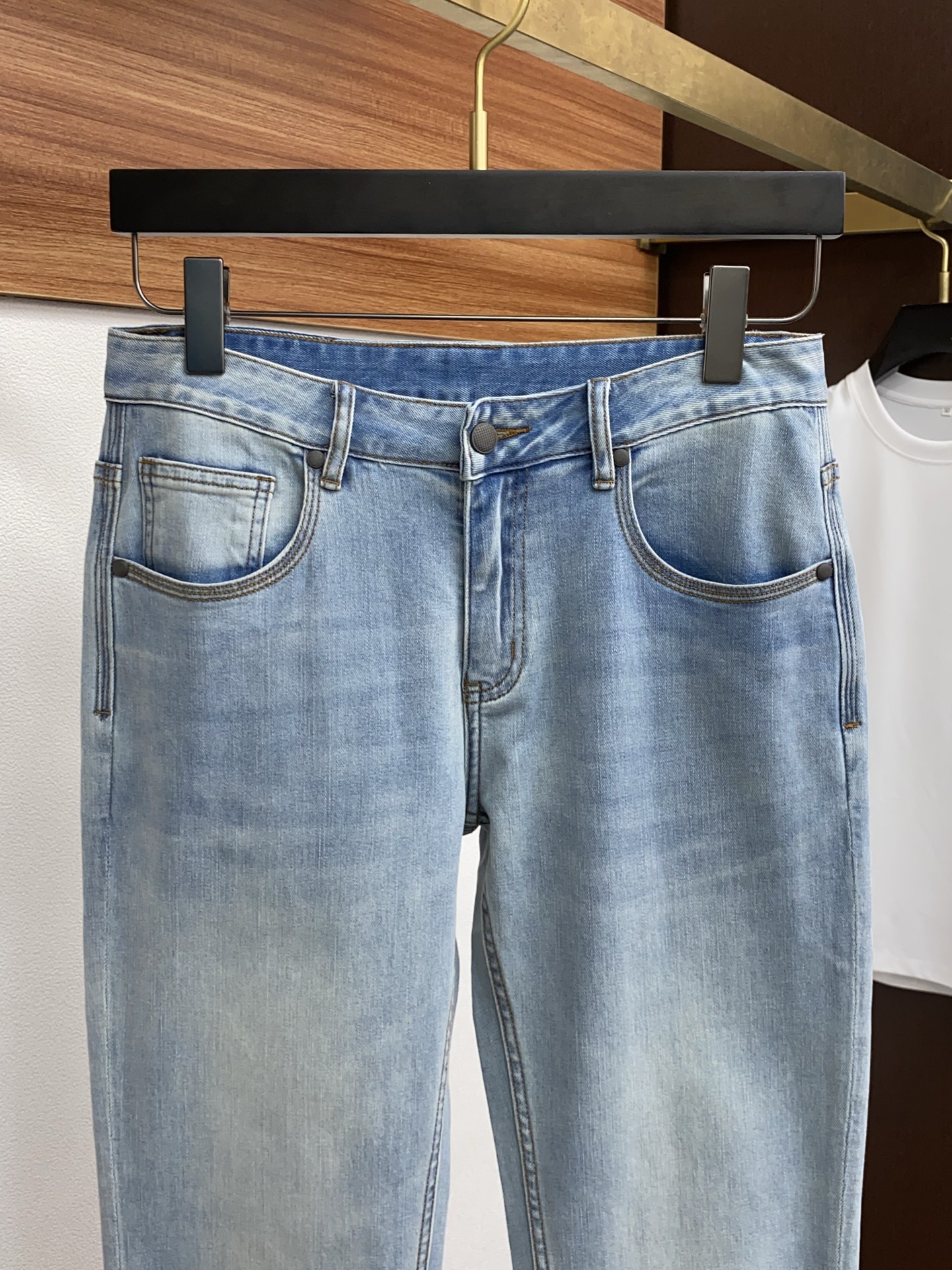 “2025 Spring Jeans: Original Custom Replicas, Imported Quality, Well-Lined Tops, Optimal Menu” - 图片 3