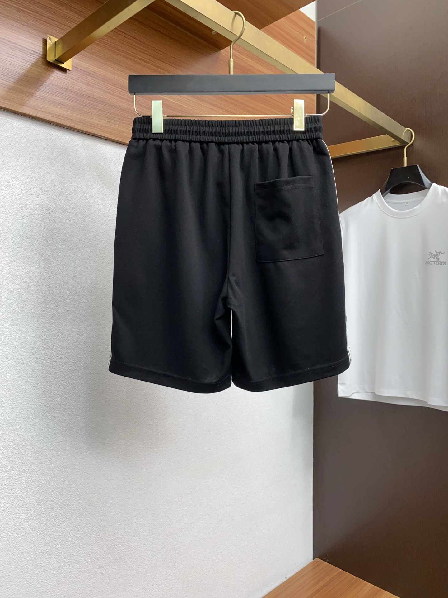 “New 2025 Louis Verden Custom Fabric Collection: High Quality and Comfort for Men and Women” - 图片 8